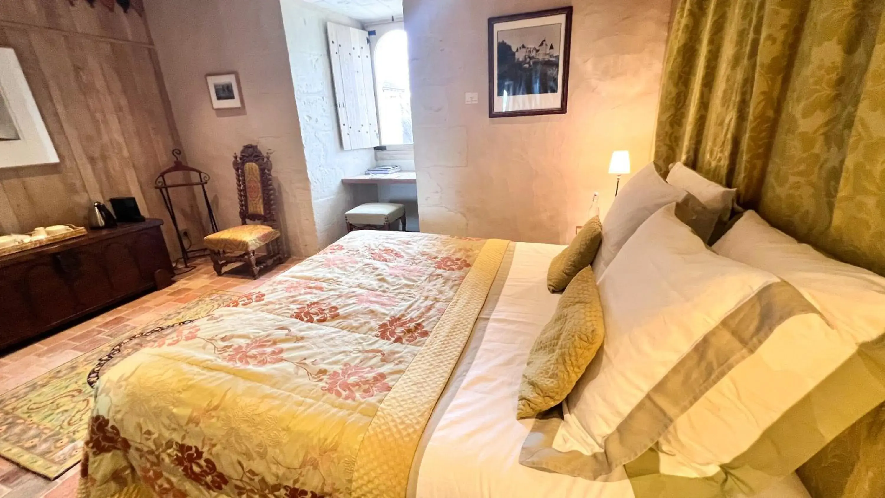 Deluxe Double or Twin Room in Hôtel du Château du Rivau Deluxe Double or Twin Room in Hôtel du Château du Rivau