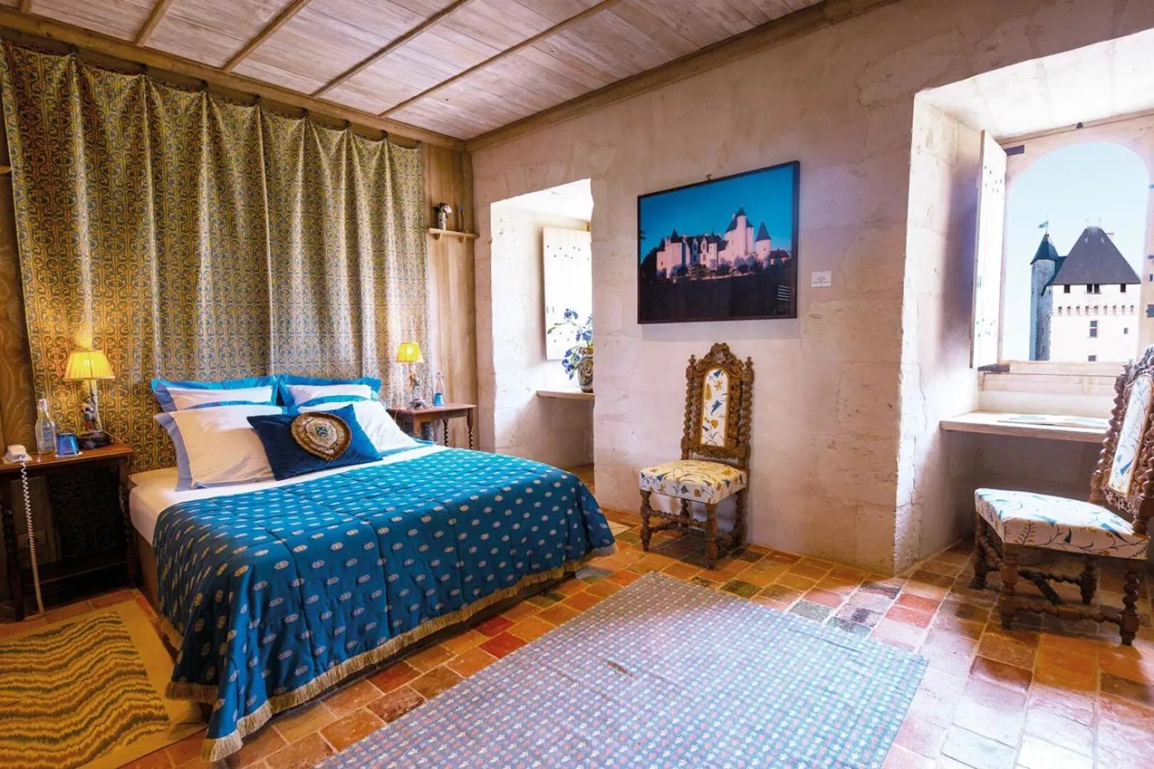 Bed in Hôtel du Château du Rivau