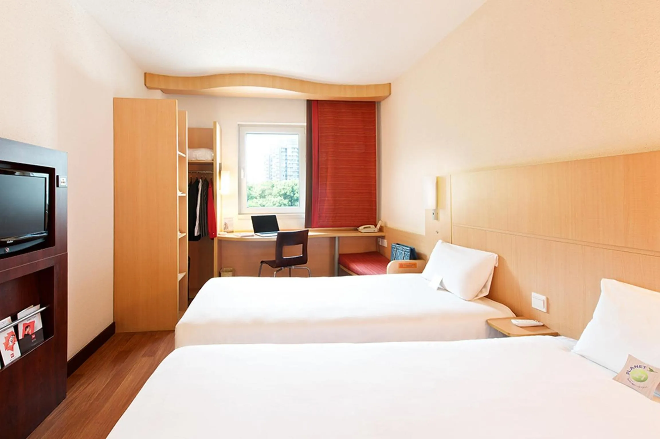 Bed in Ibis Beijing Dongdaqiao