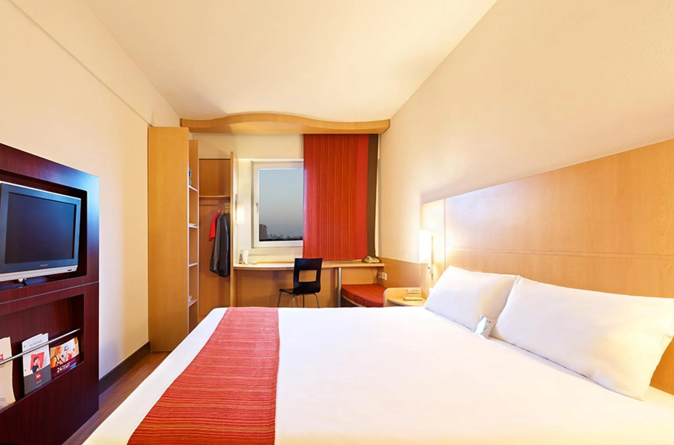 Bed in Ibis Beijing Dongdaqiao