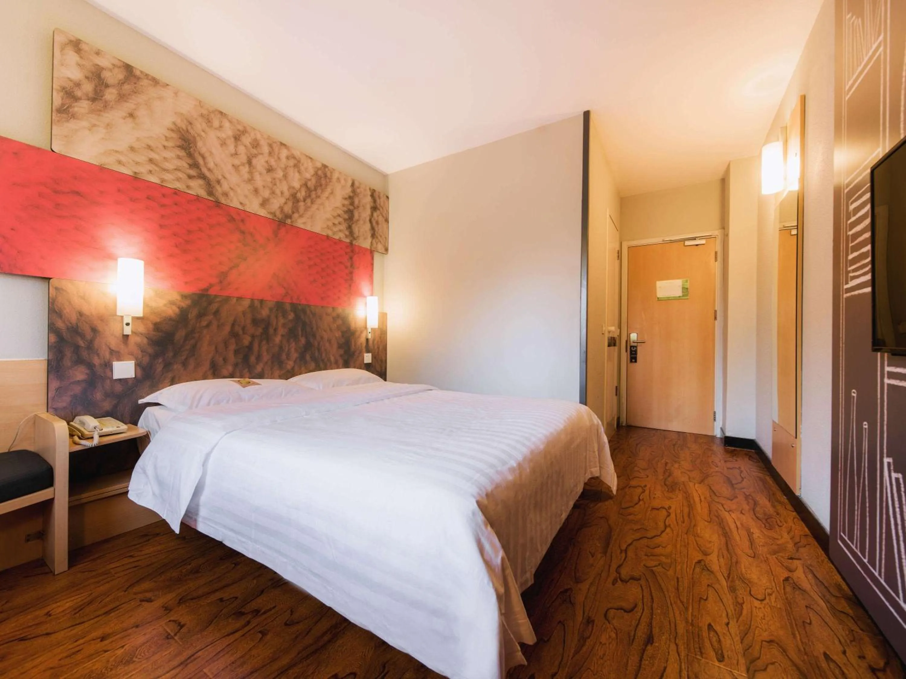 Photo of the whole room in Ibis Beijing Dongdaqiao