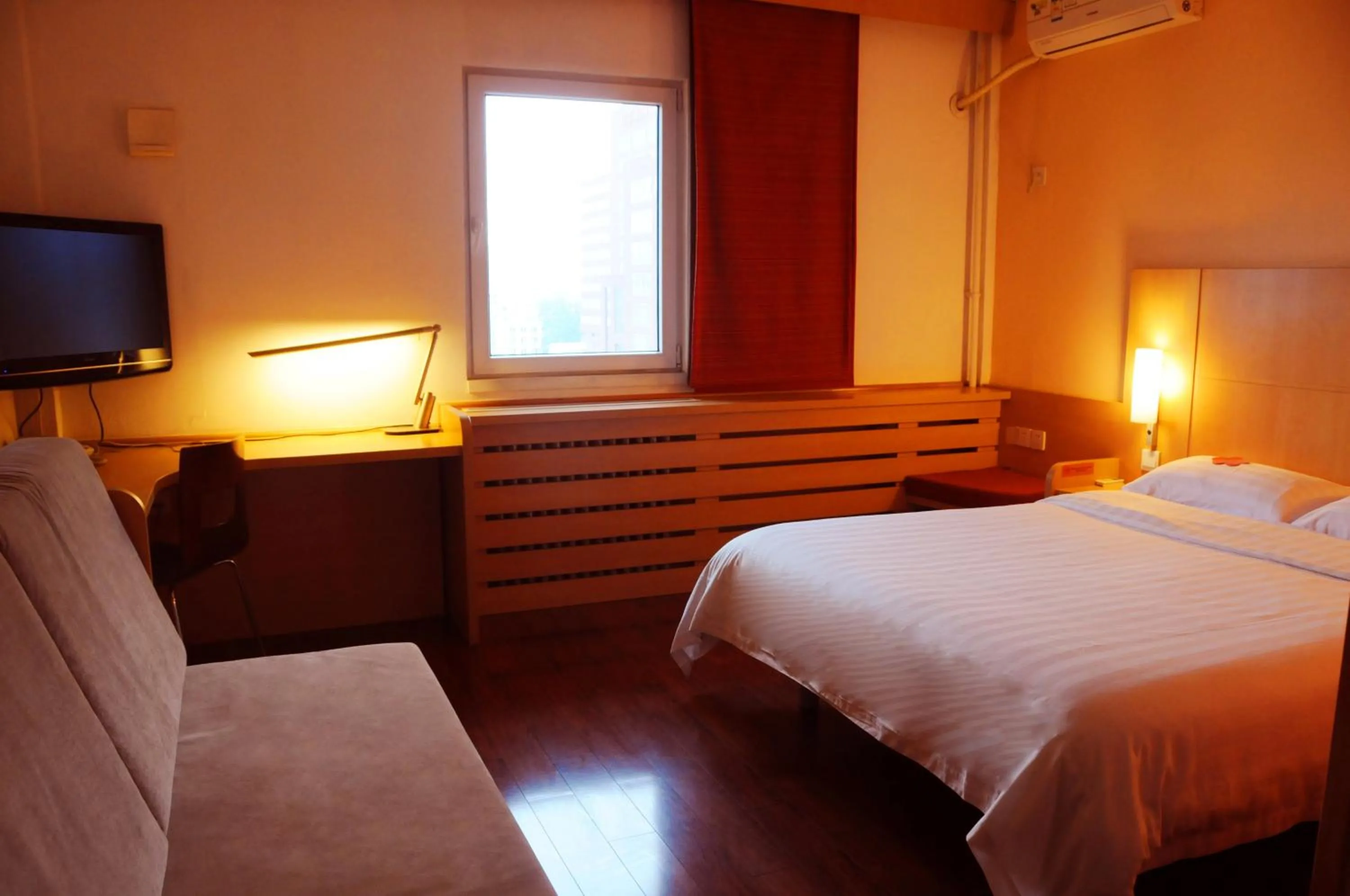 Photo of the whole room in Ibis Beijing Dongdaqiao