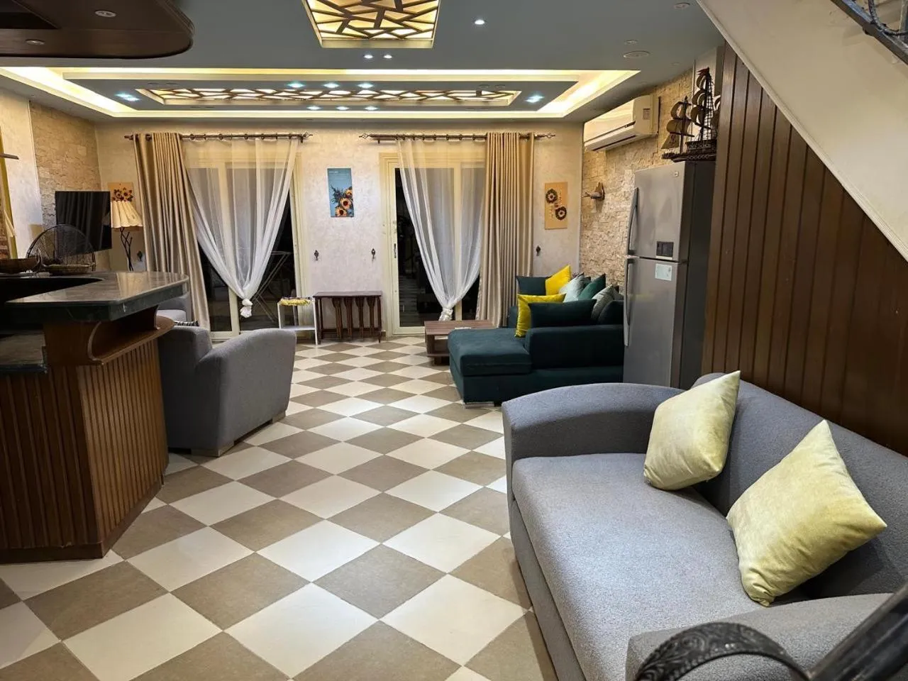 La Sirena Villa for Families only