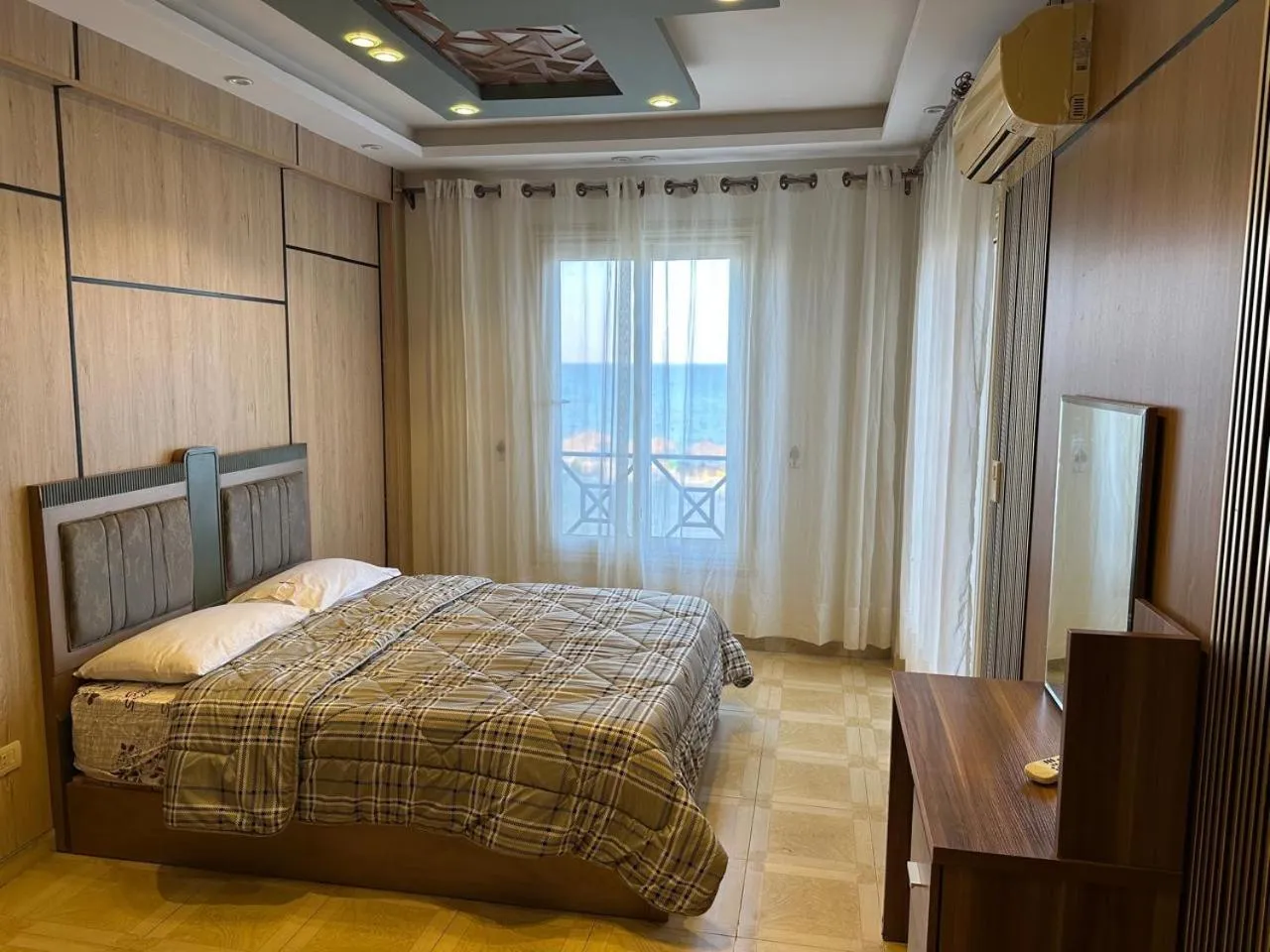 Bed in La Sirena Villa for Families only