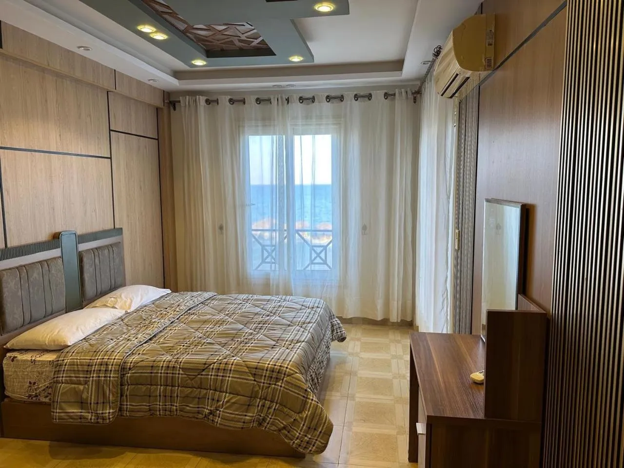 Bed in La Sirena Villa for Families only