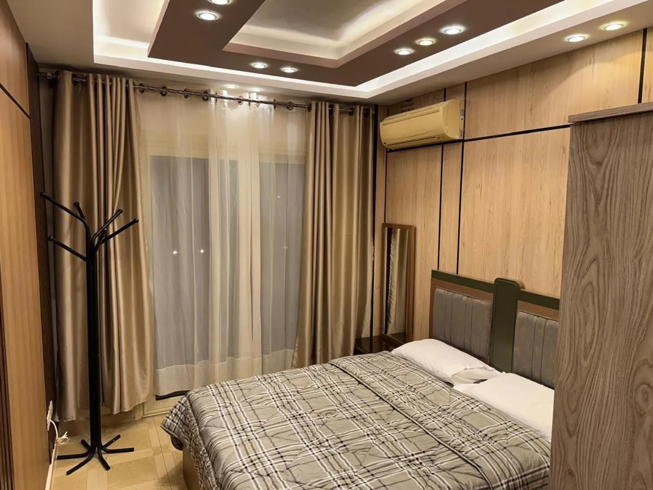 Bed in La Sirena Villa for Families only