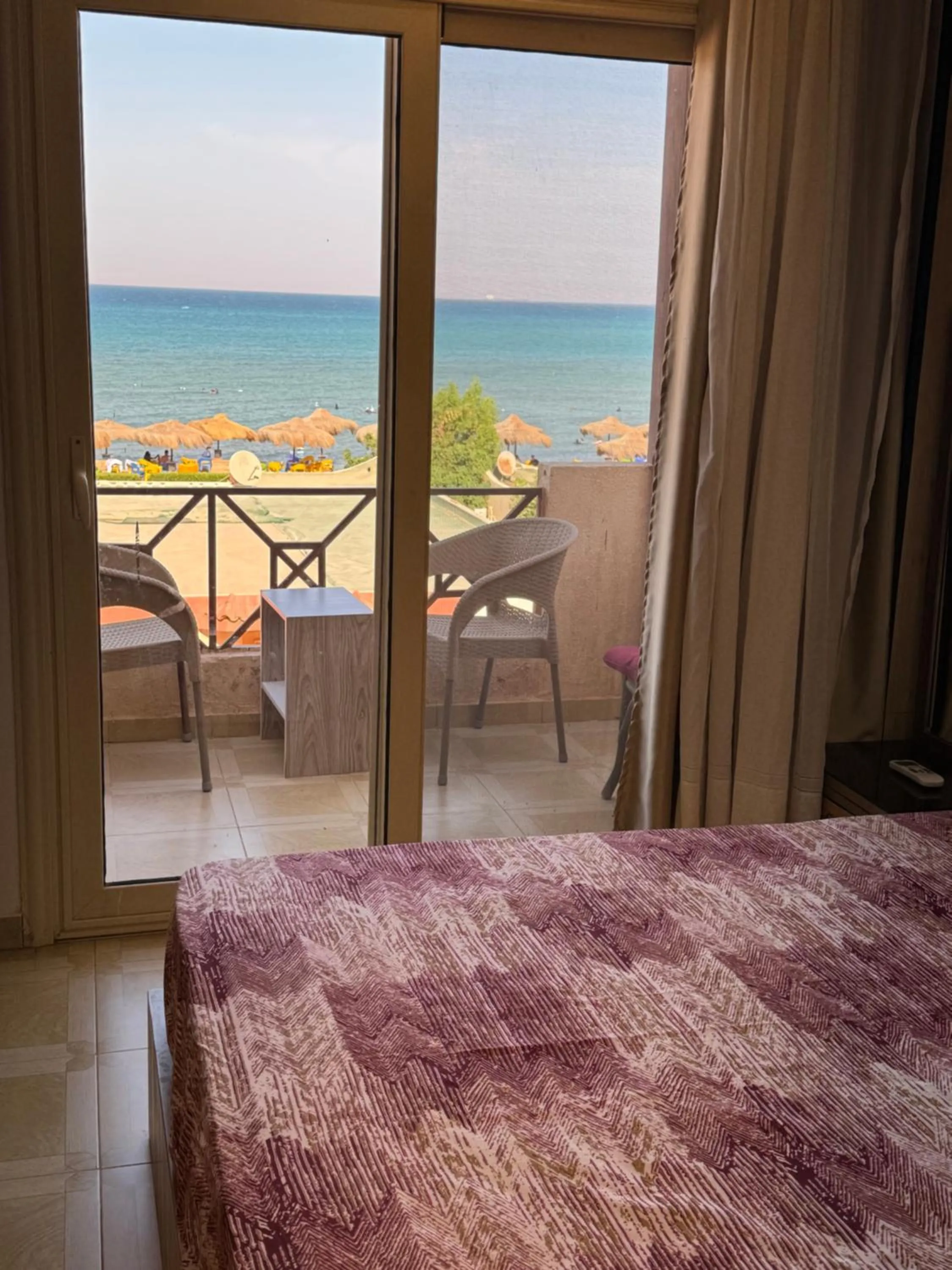 Bed in La Sirena Villa for Families only