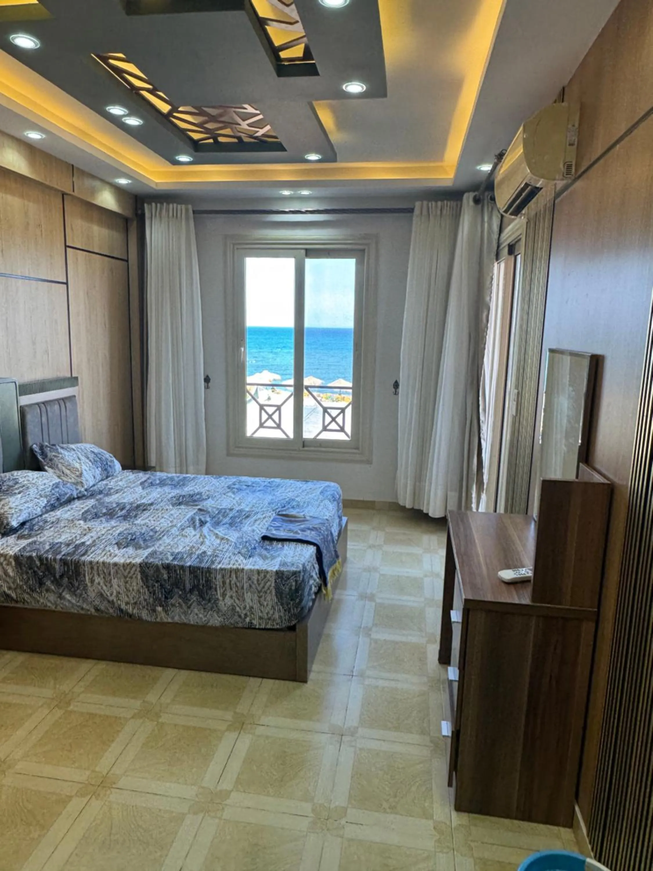 Bed in La Sirena Villa for Families only