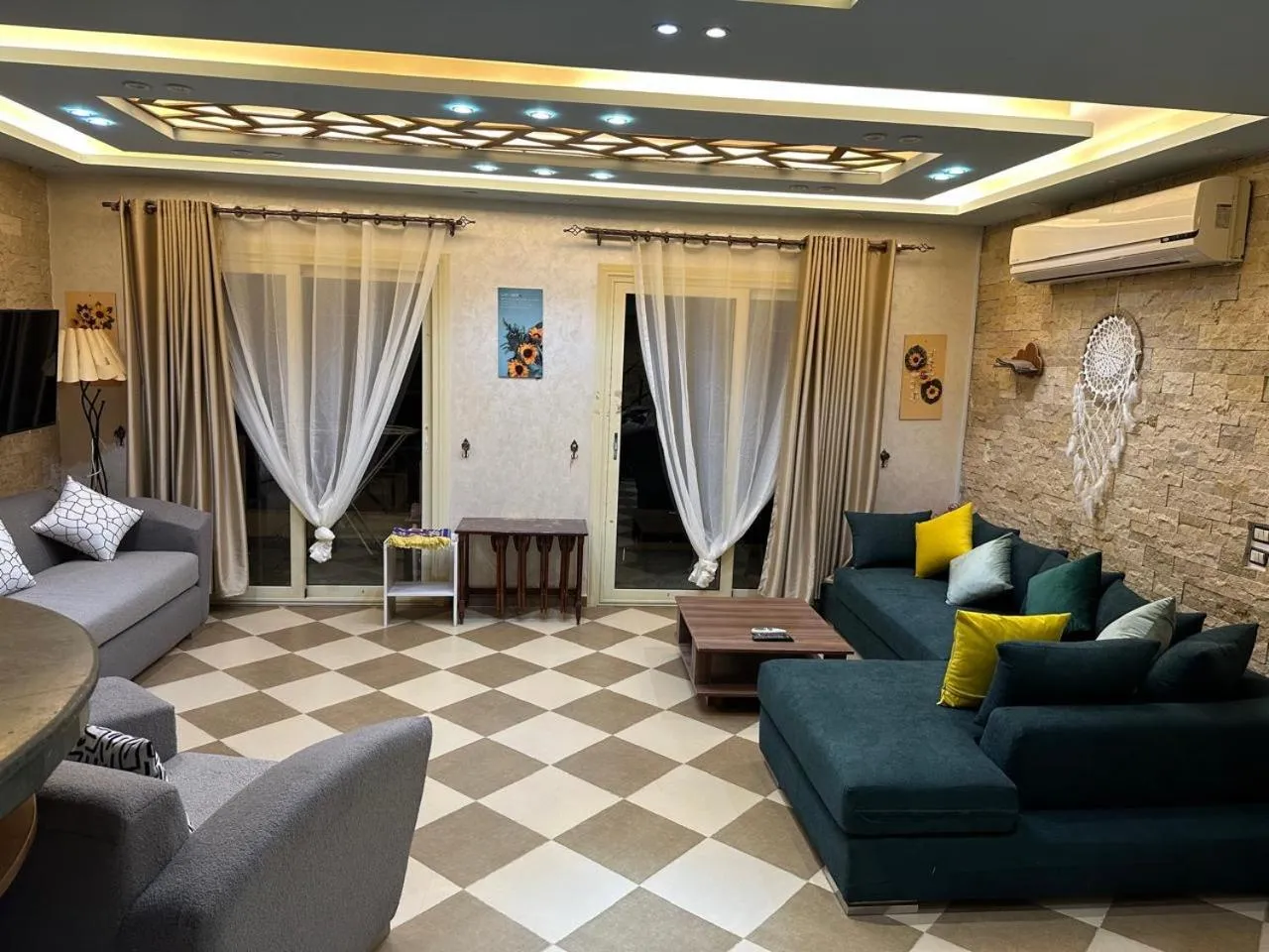 La Sirena Villa for Families only