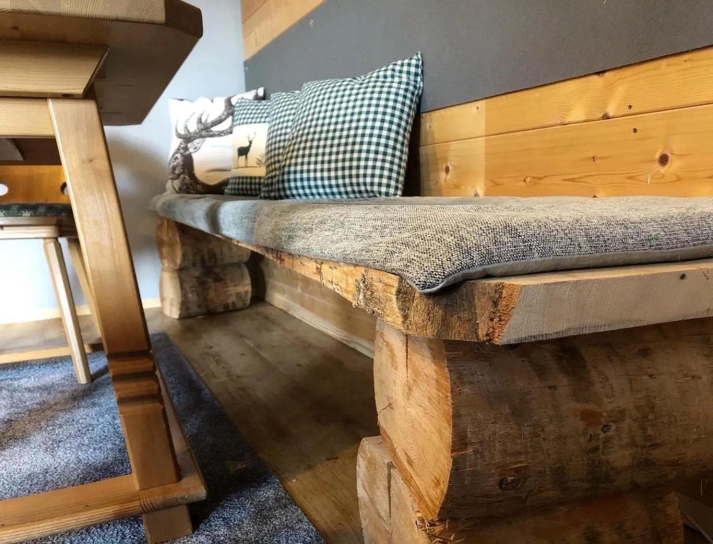 Living room, Bed in Gästehaus Alpvital