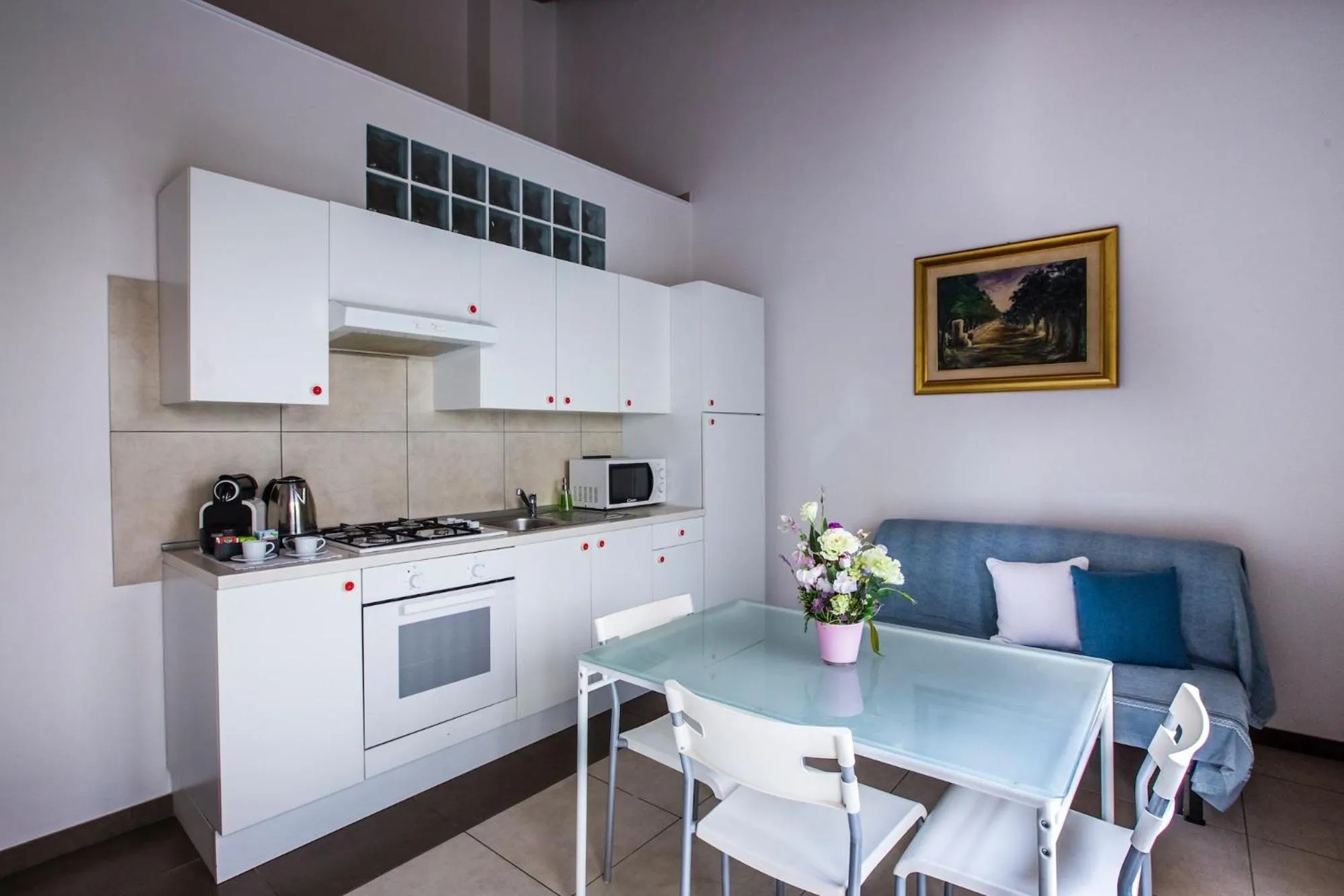 Coffee/tea facilities in Kyanos Residence