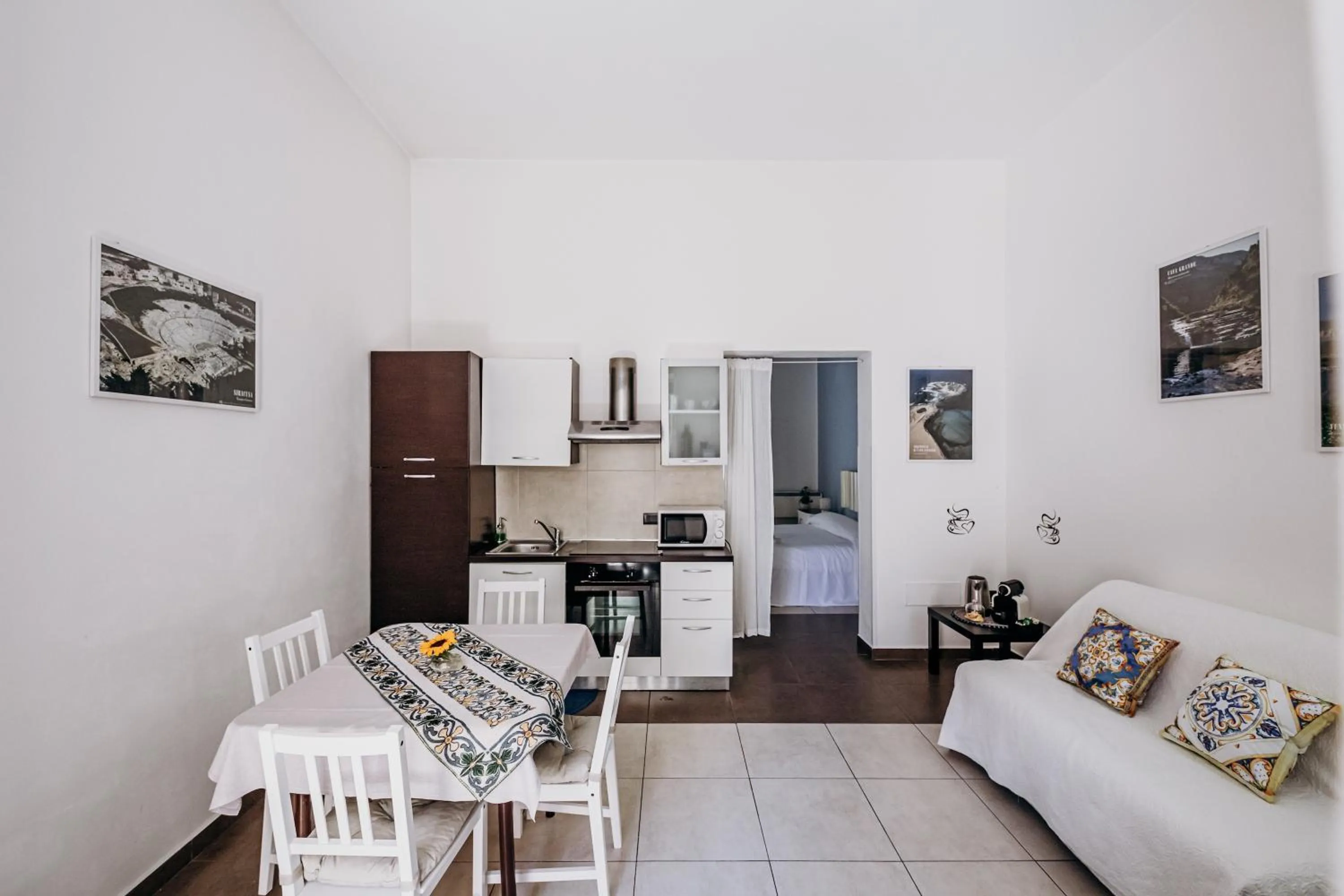 Kitchen or kitchenette in Kyanos Residence