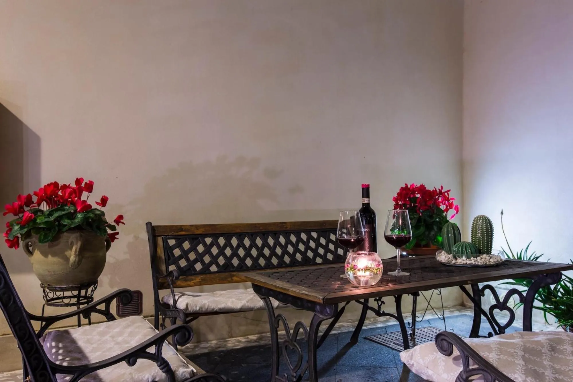 Patio in Kyanos Residence