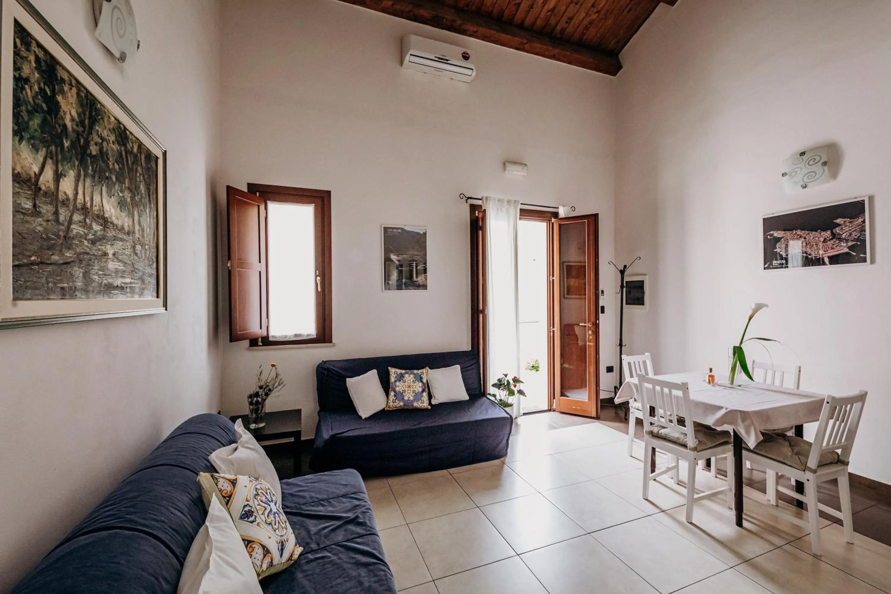 Living room in Kyanos Residence