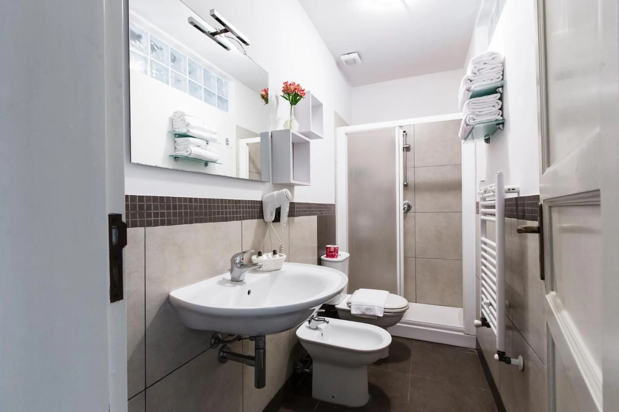 Shower in Kyanos Residence