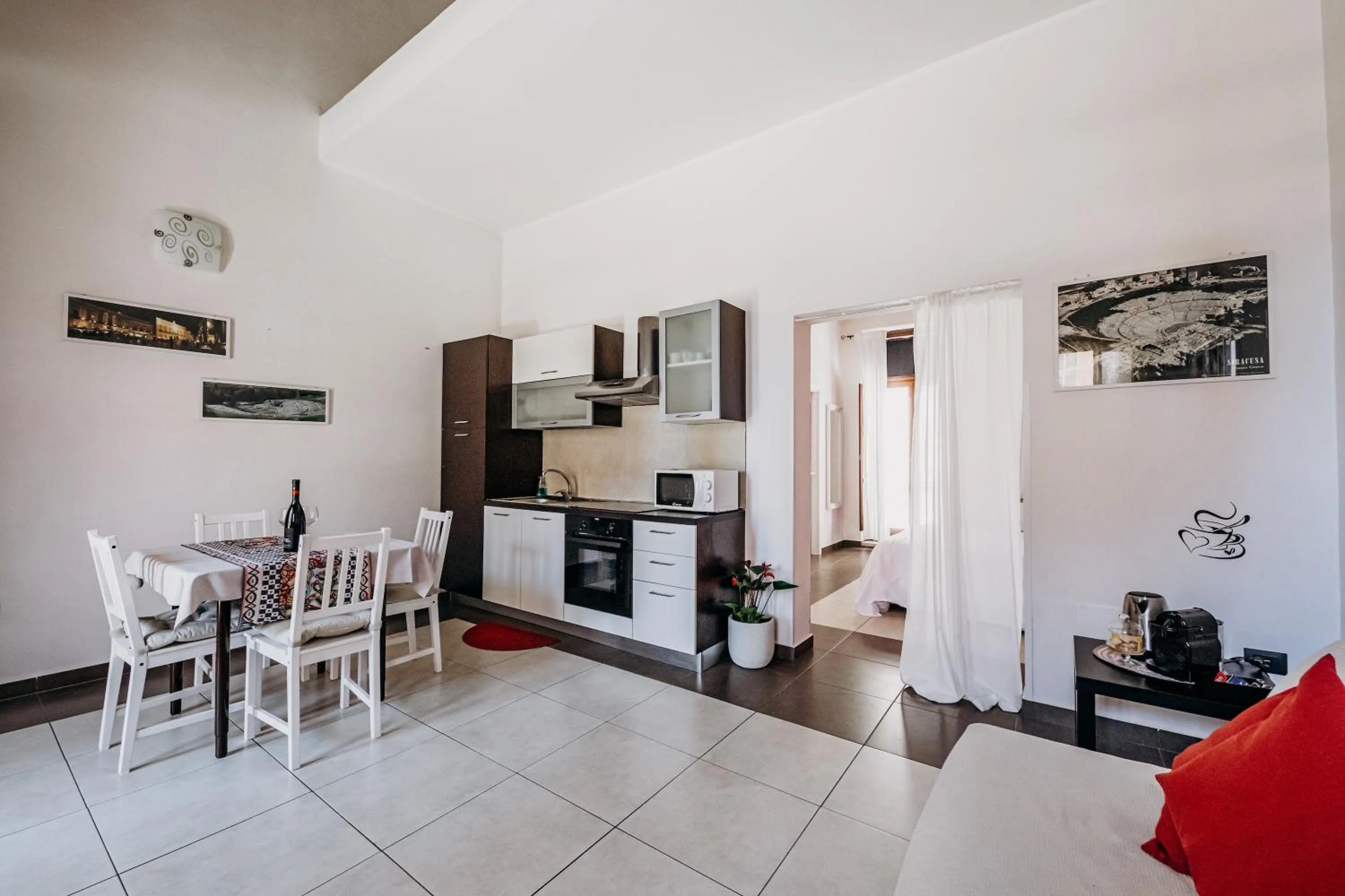 Kitchen or kitchenette in Kyanos Residence