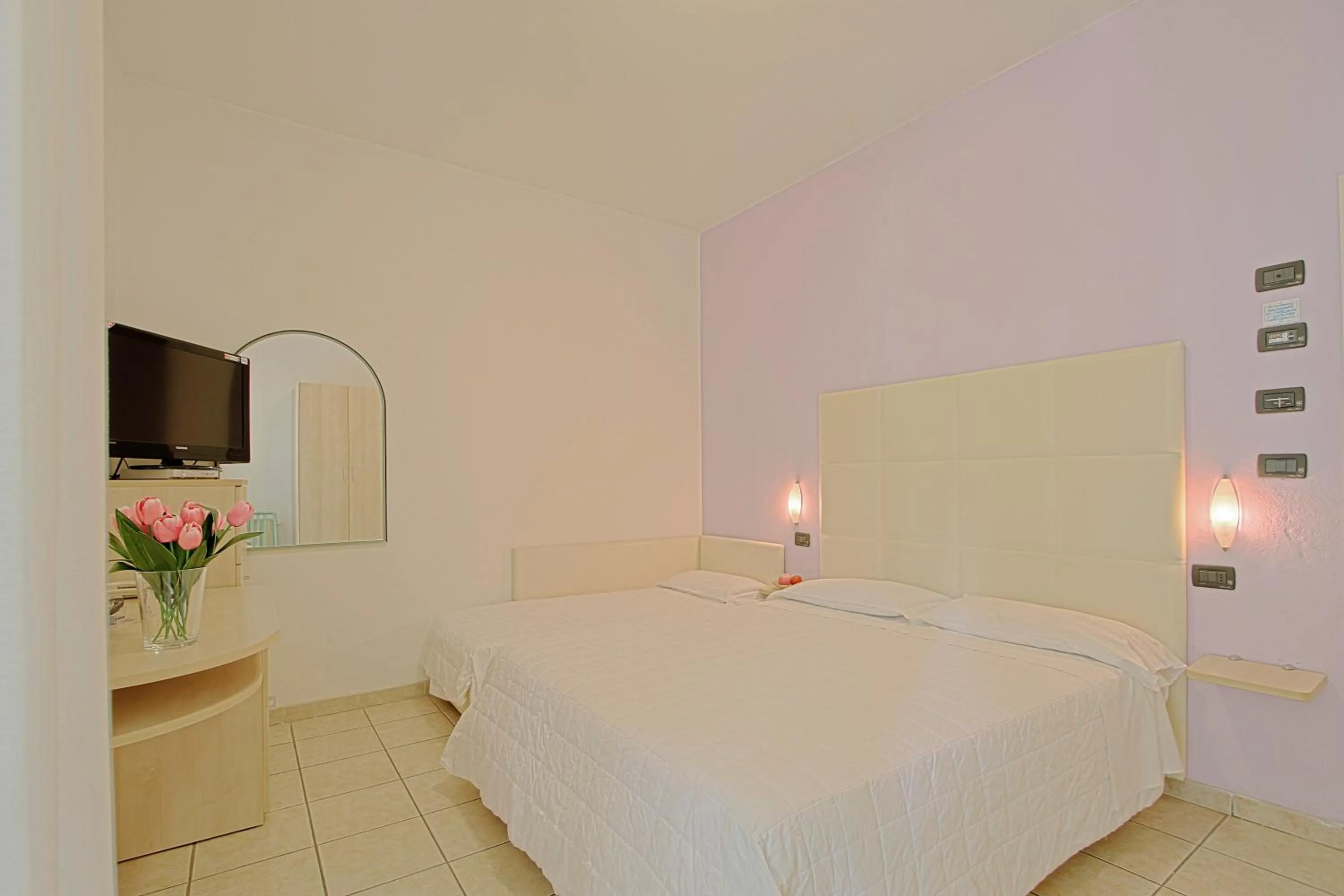 Bedroom, Bed in Hotel Flora