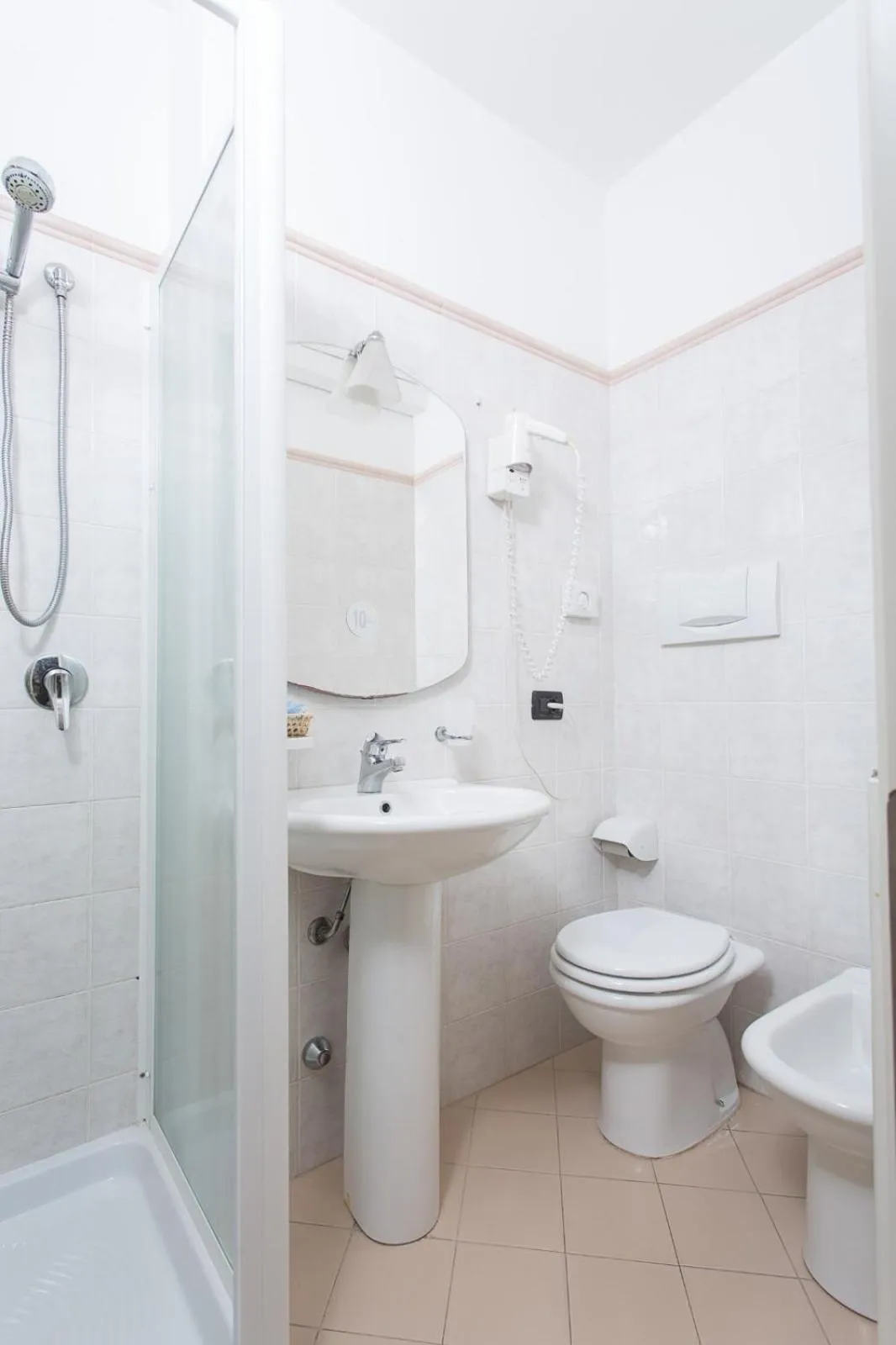 Bathroom in Hotel Flora