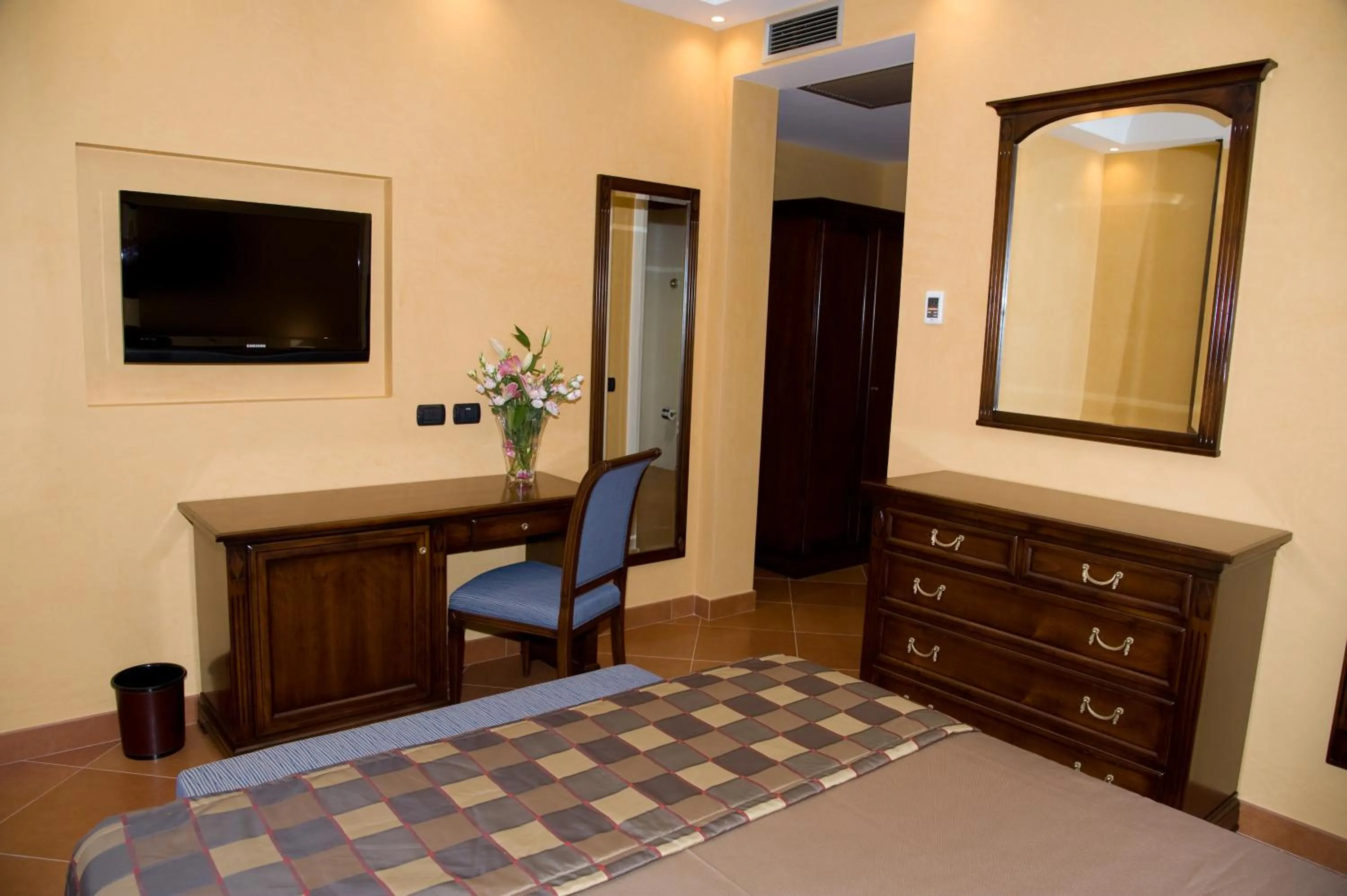 Bedroom, Bed in Artemis Hotel