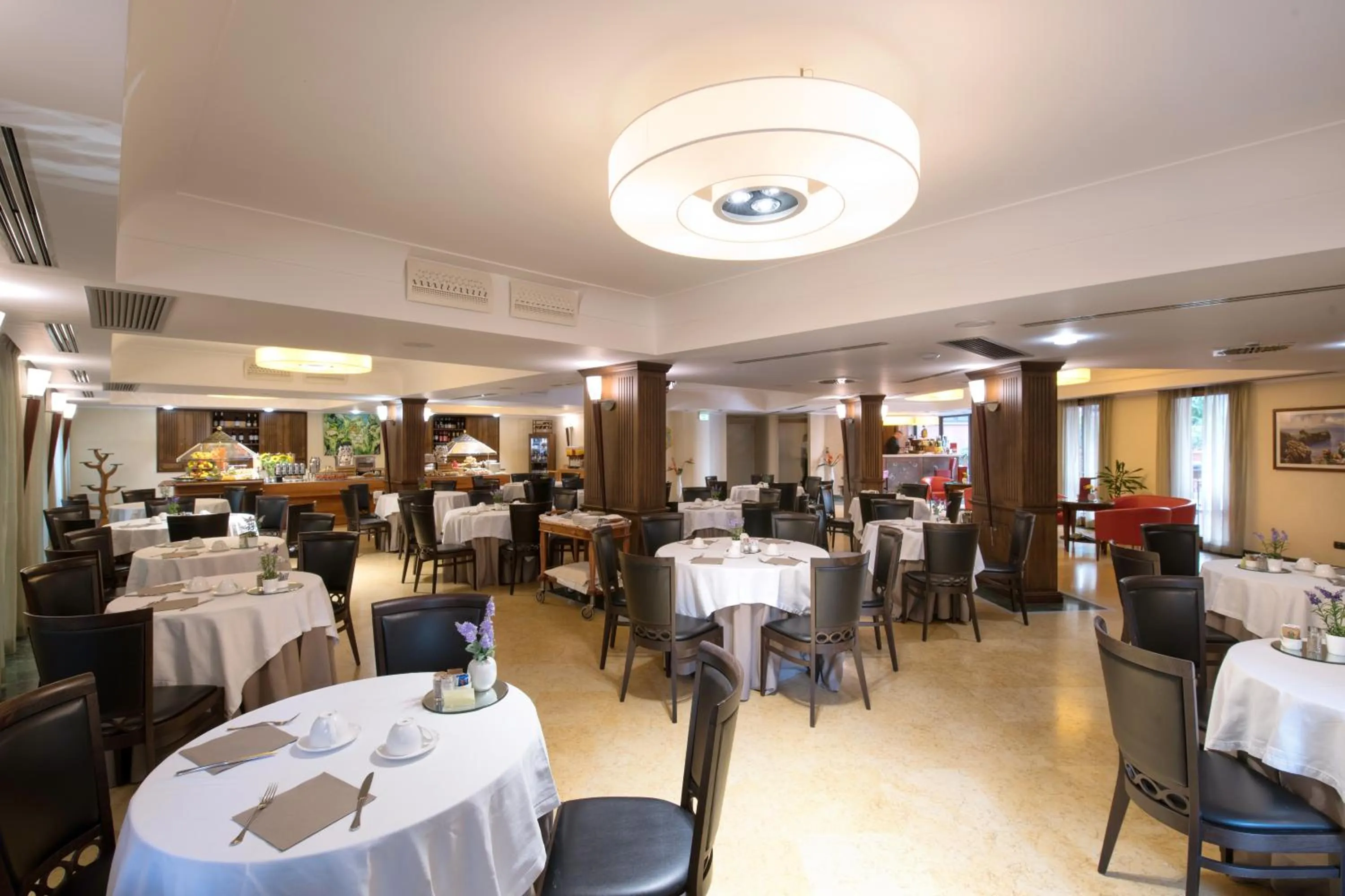 Restaurant/places to eat in Artemis Hotel