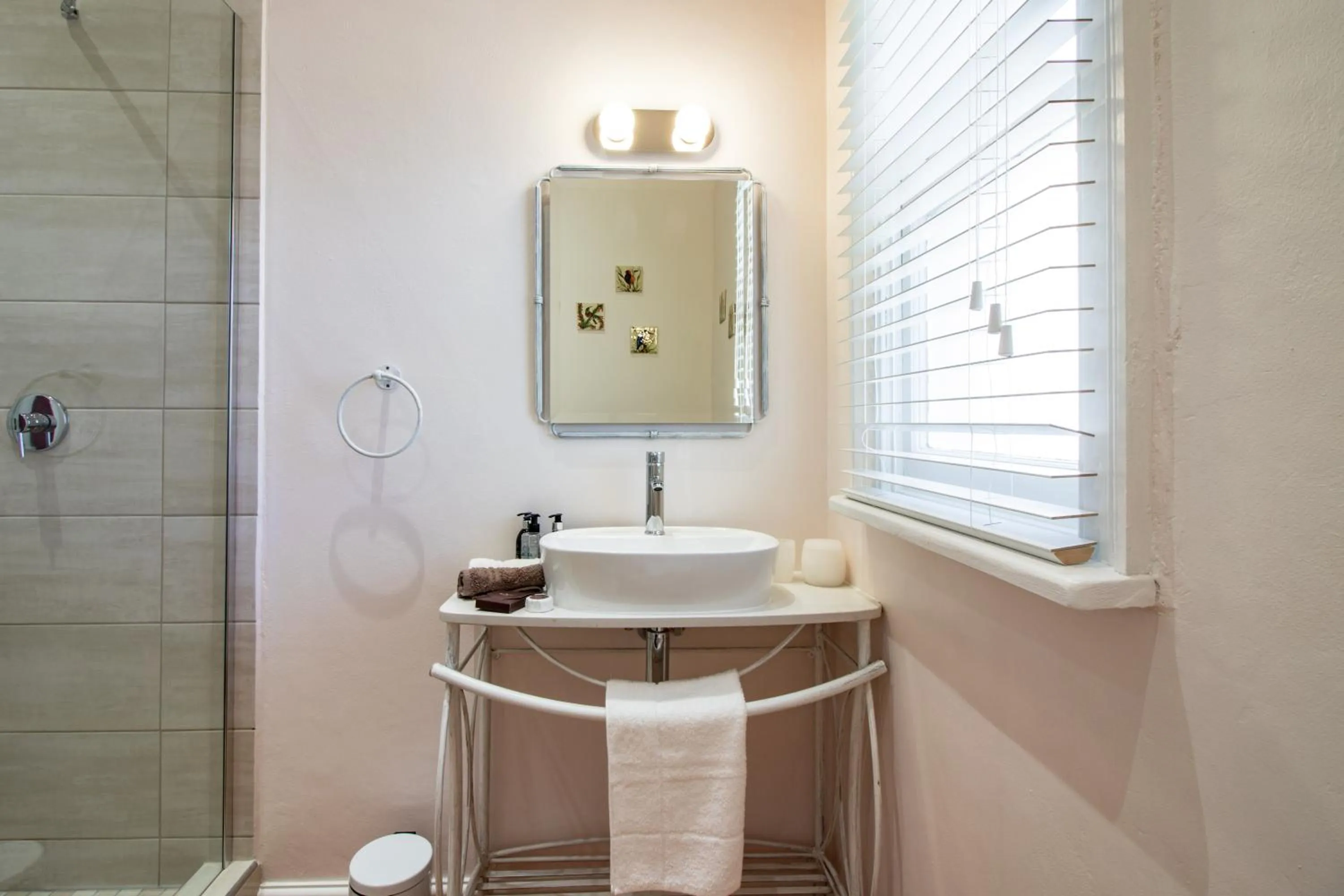 Bathroom in Carmichael House Boutique Hotel