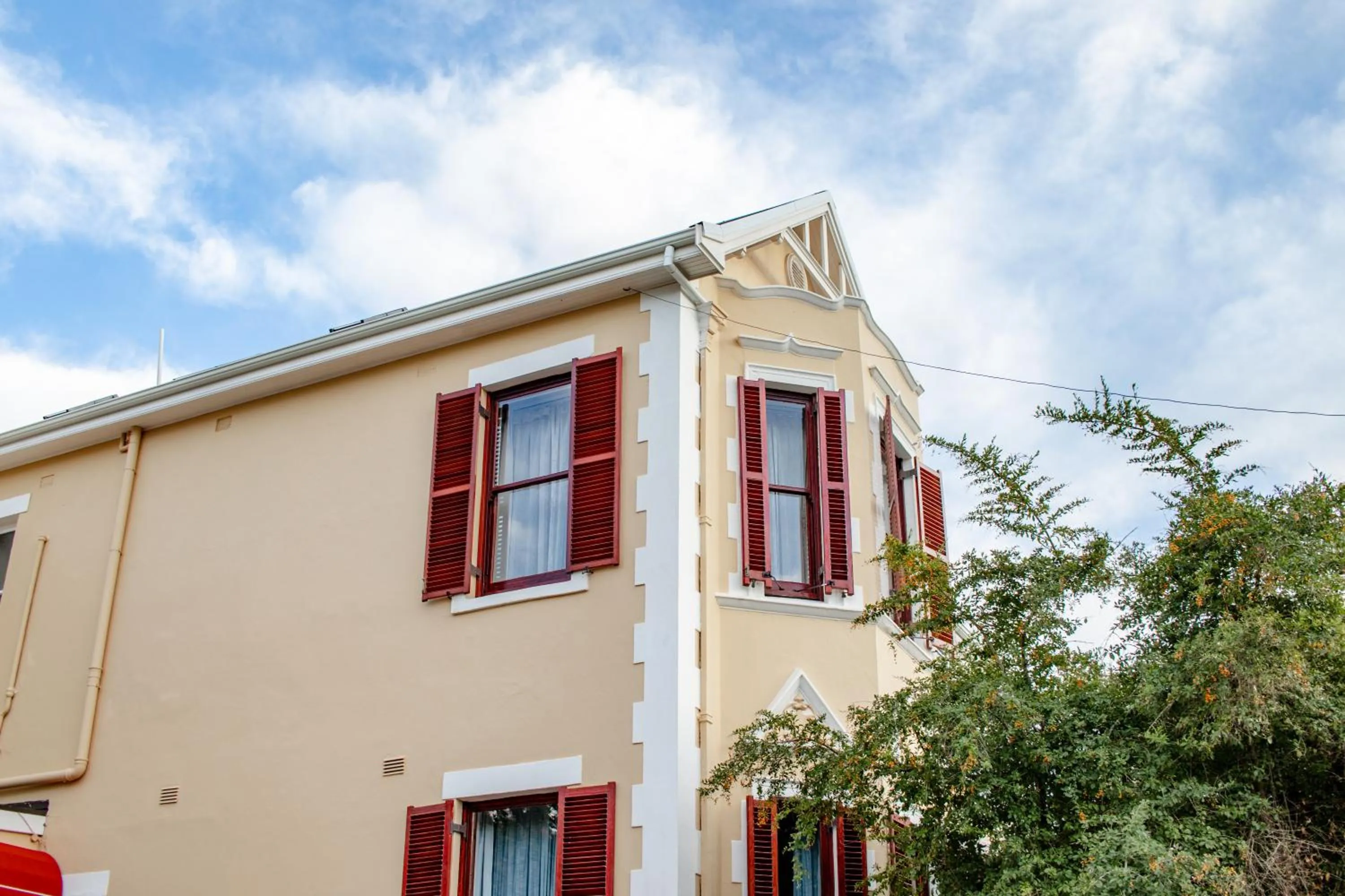 Facade/entrance in Carmichael House Boutique Hotel