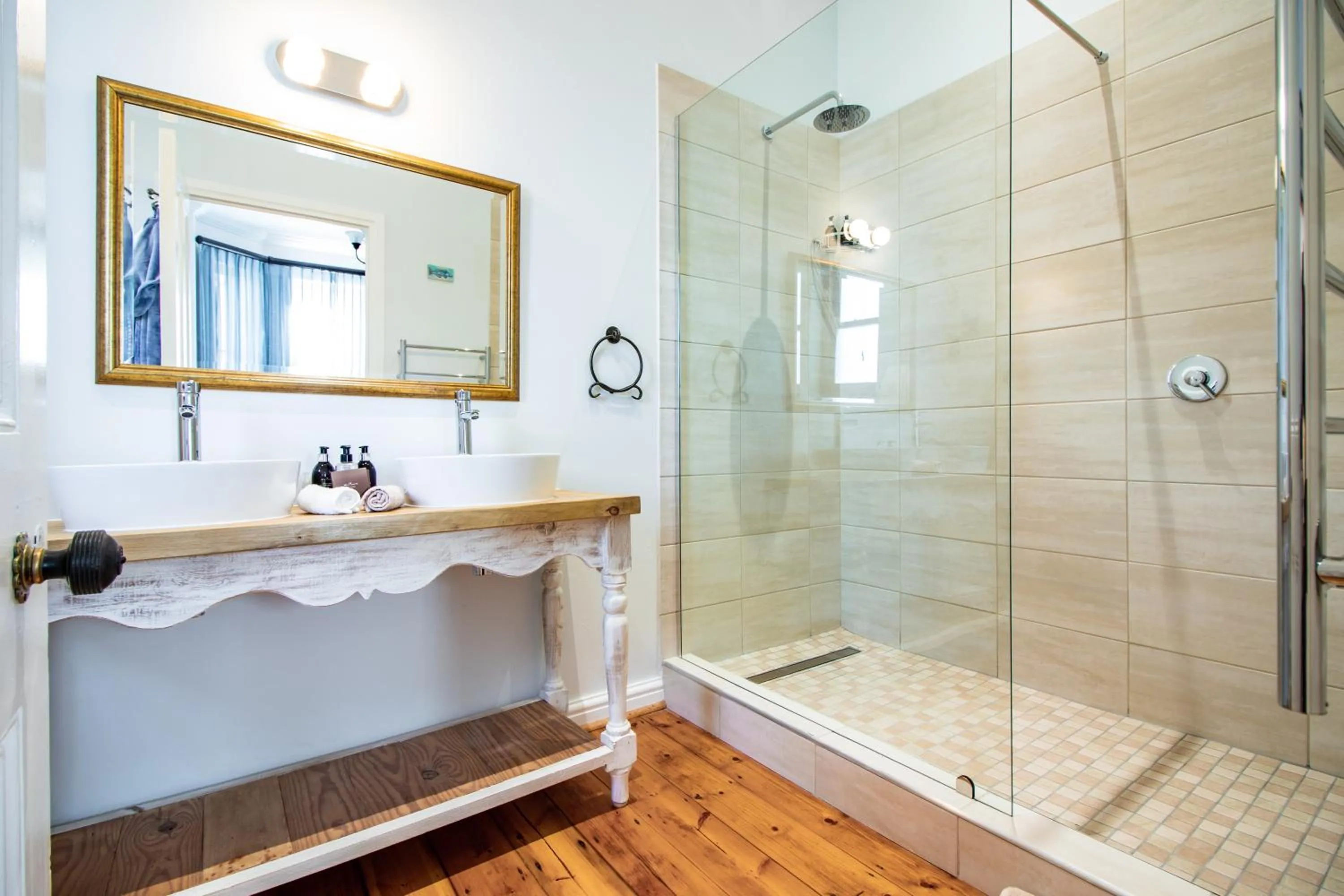 Shower in Carmichael House Boutique Hotel