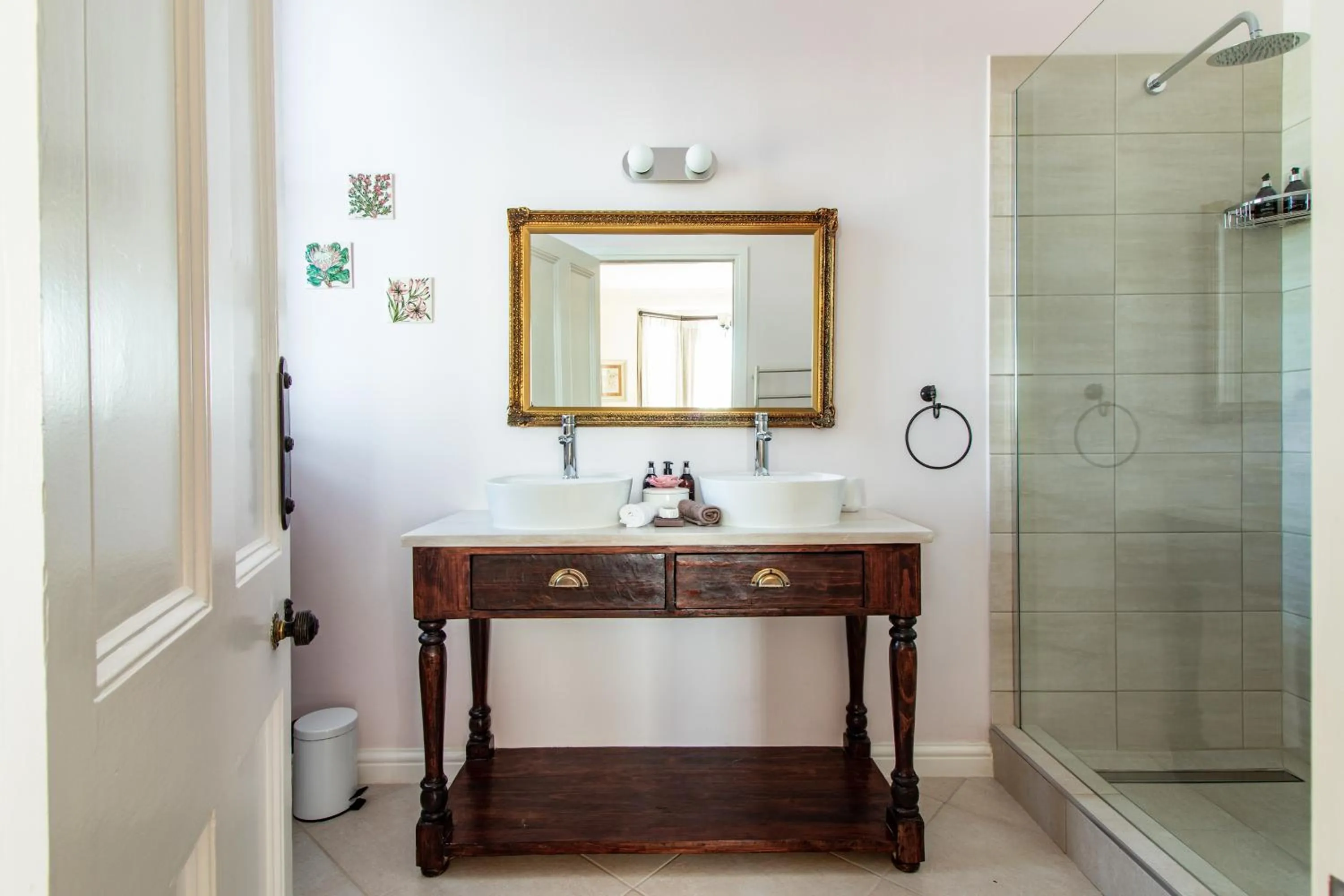 Shower in Carmichael House Boutique Hotel