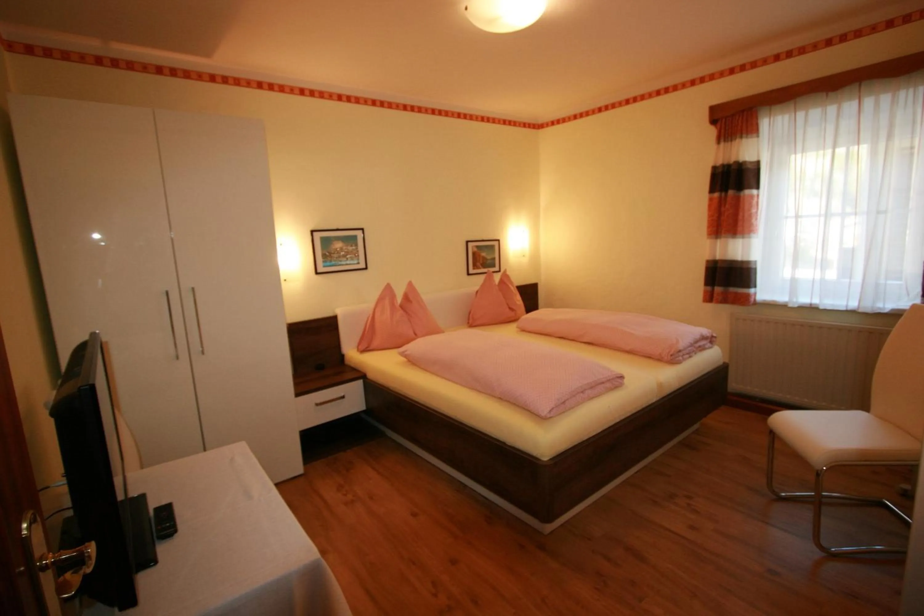 Bed in Hotel Stadlwirt