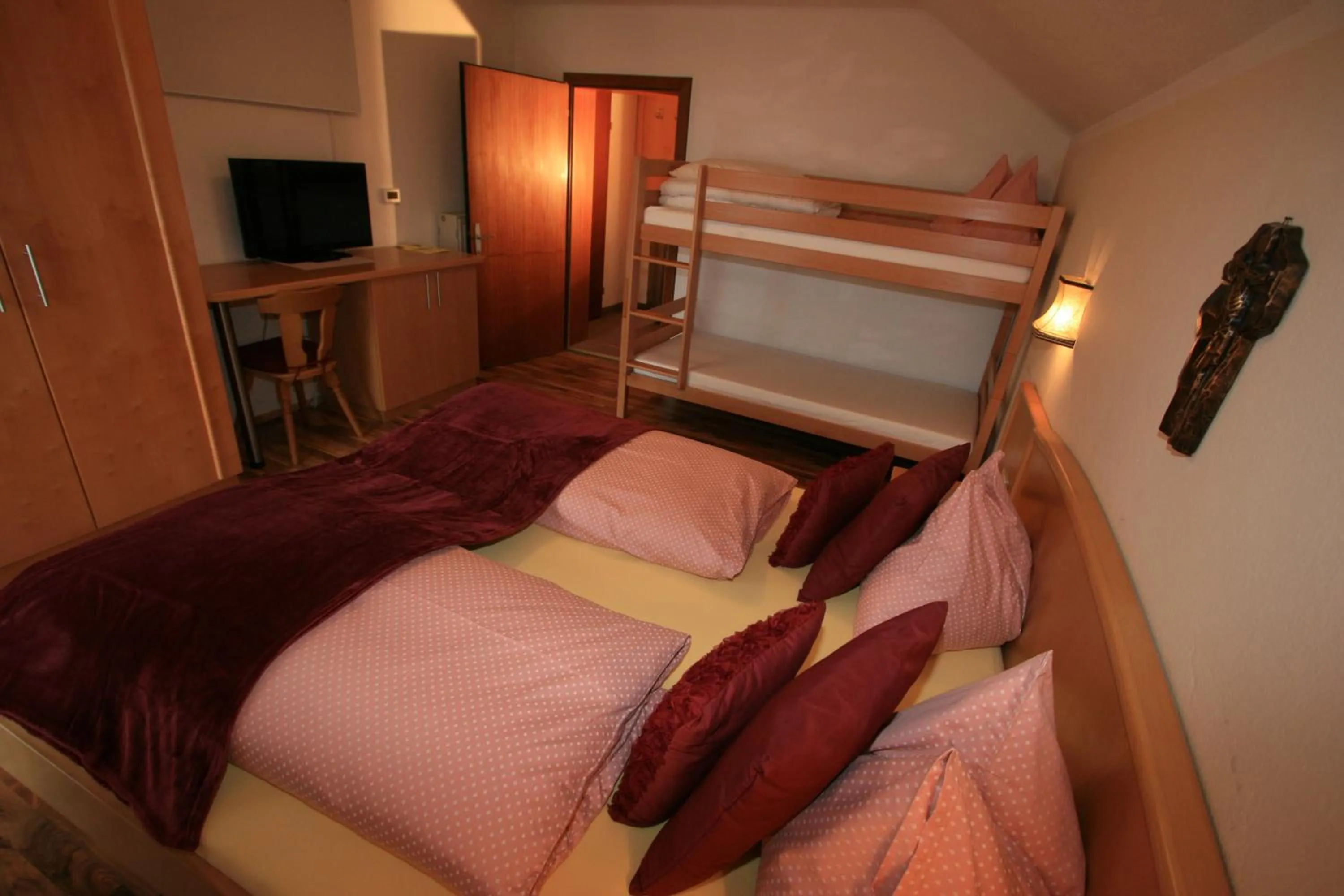 bunk bed, Bed in Hotel Stadlwirt