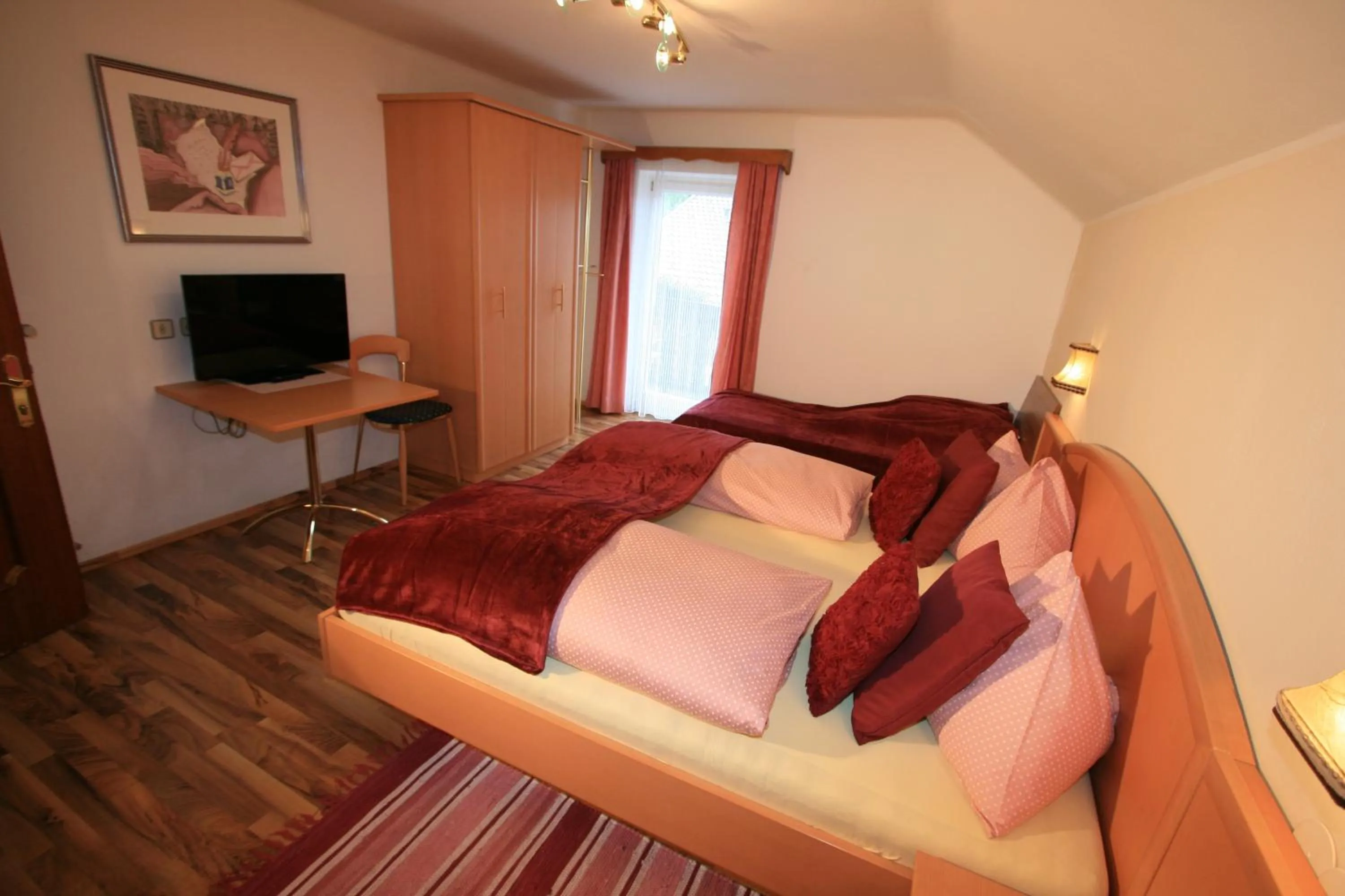 Bed in Hotel Stadlwirt