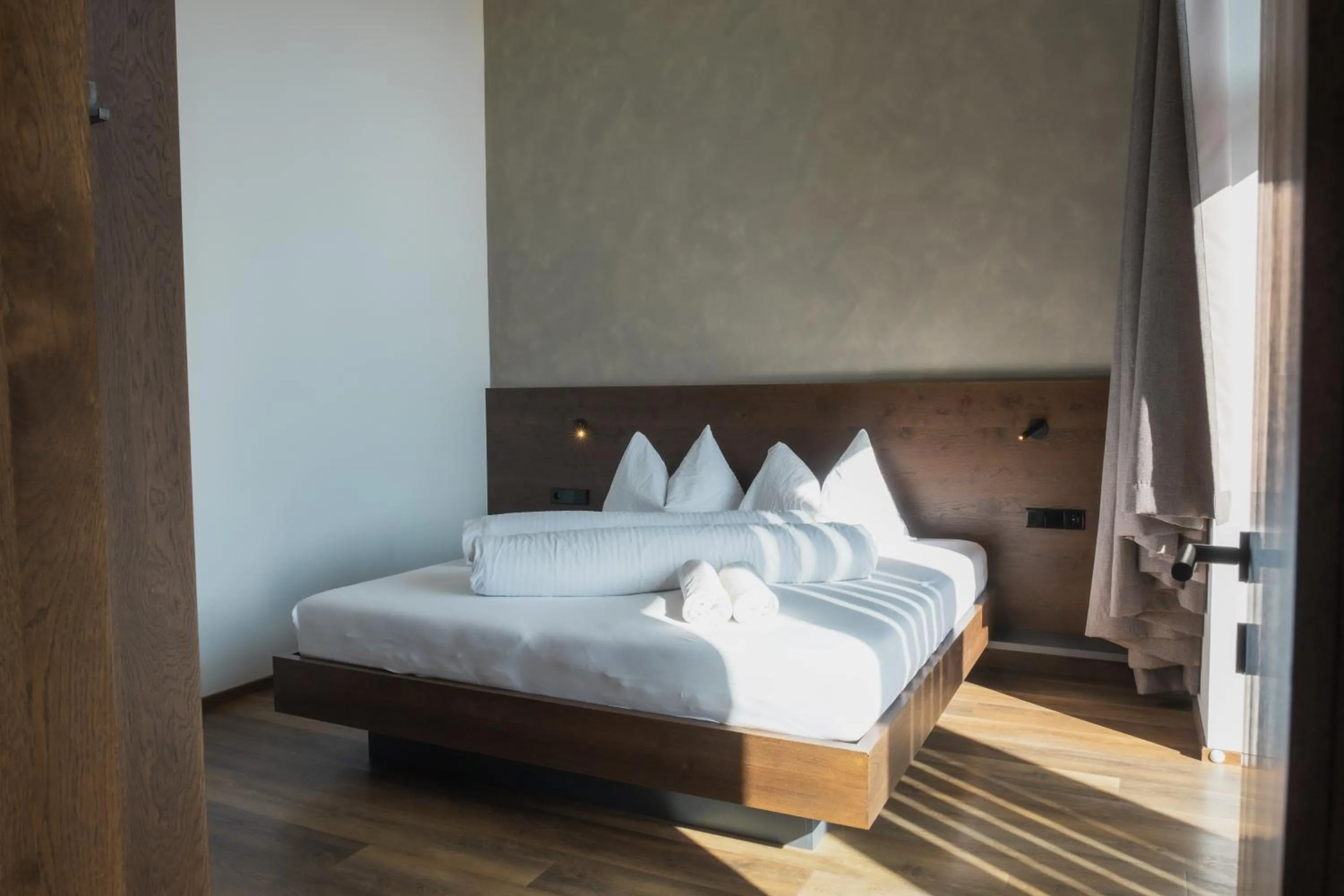 Bedroom, Bed in Mountain Residence Montana