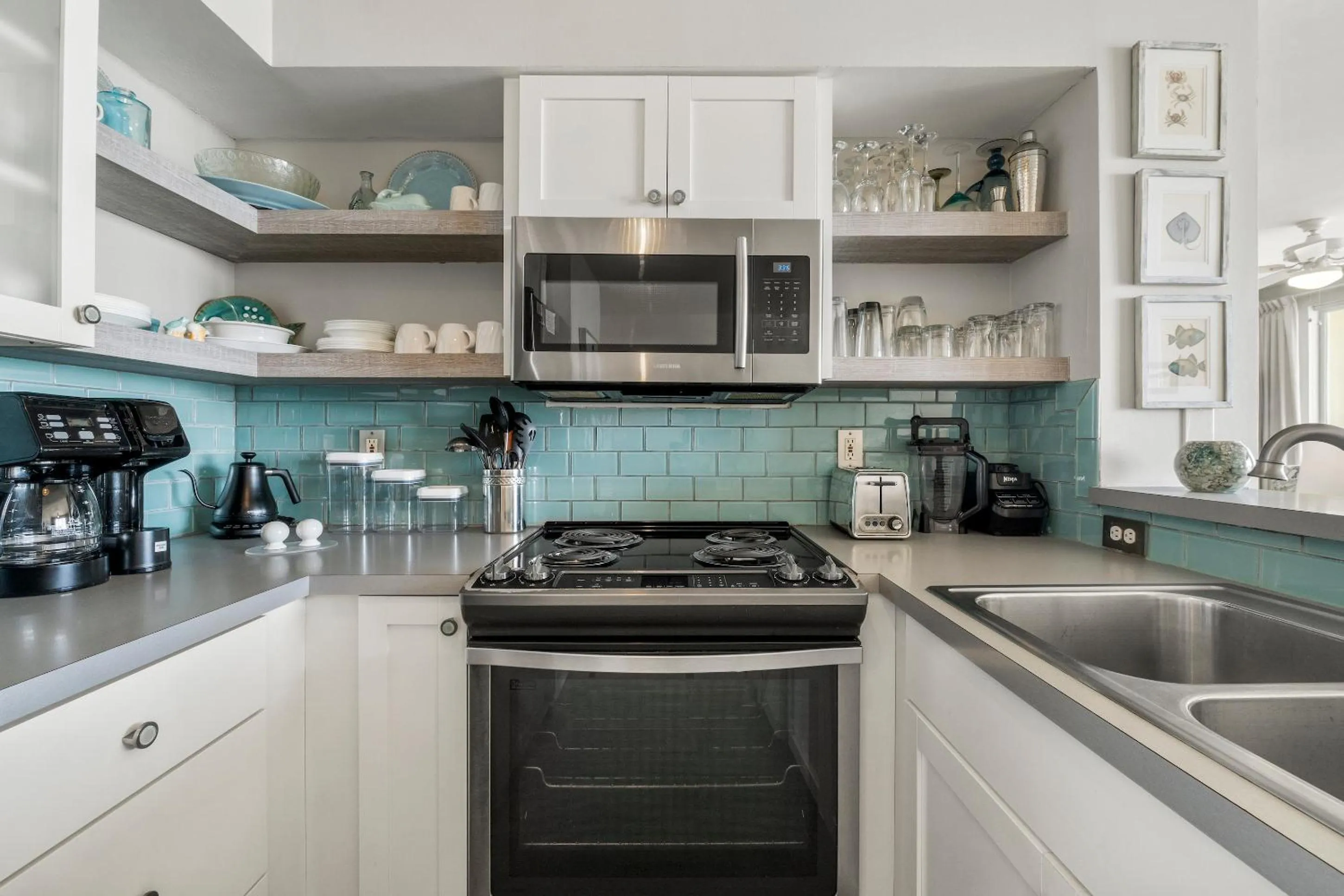 Coffee/tea facilities in Majestic Sun Beach Resort by Panhandle Getaways