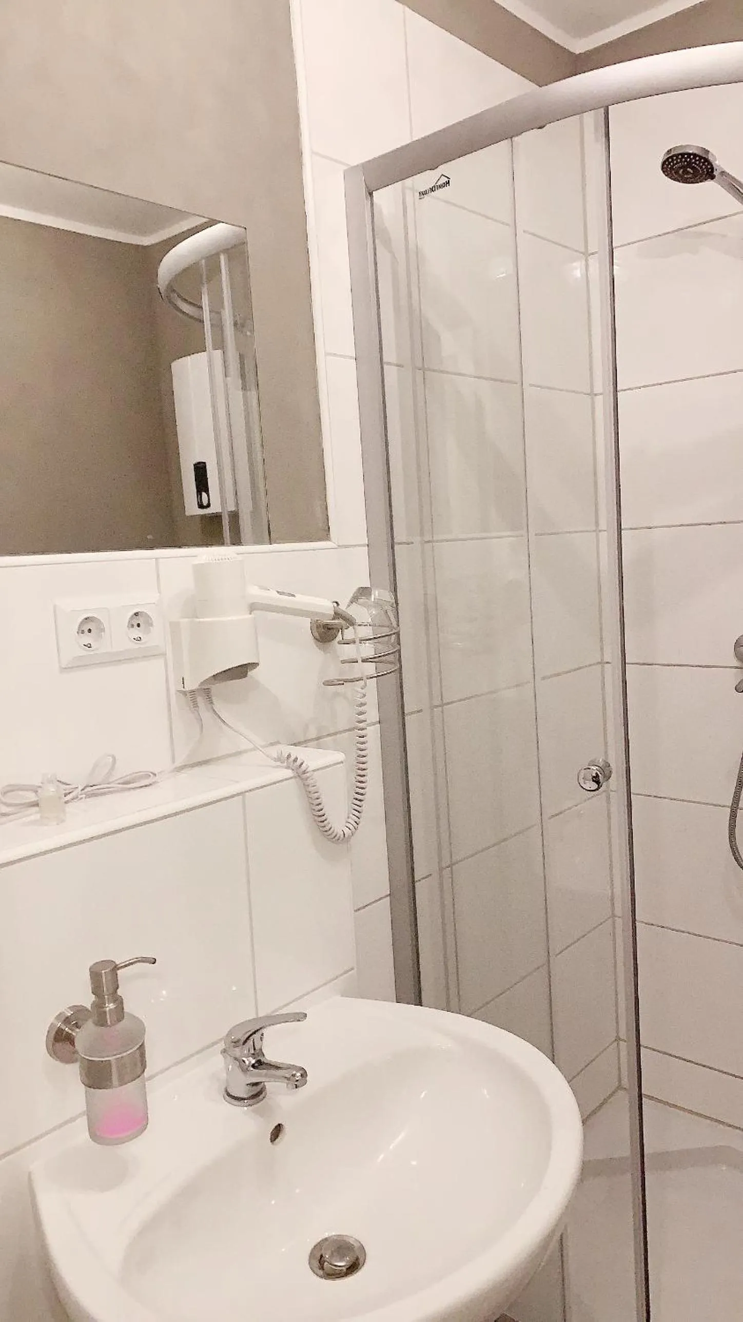 Bathroom in Hotel-Restaurant Haus Nattkemper