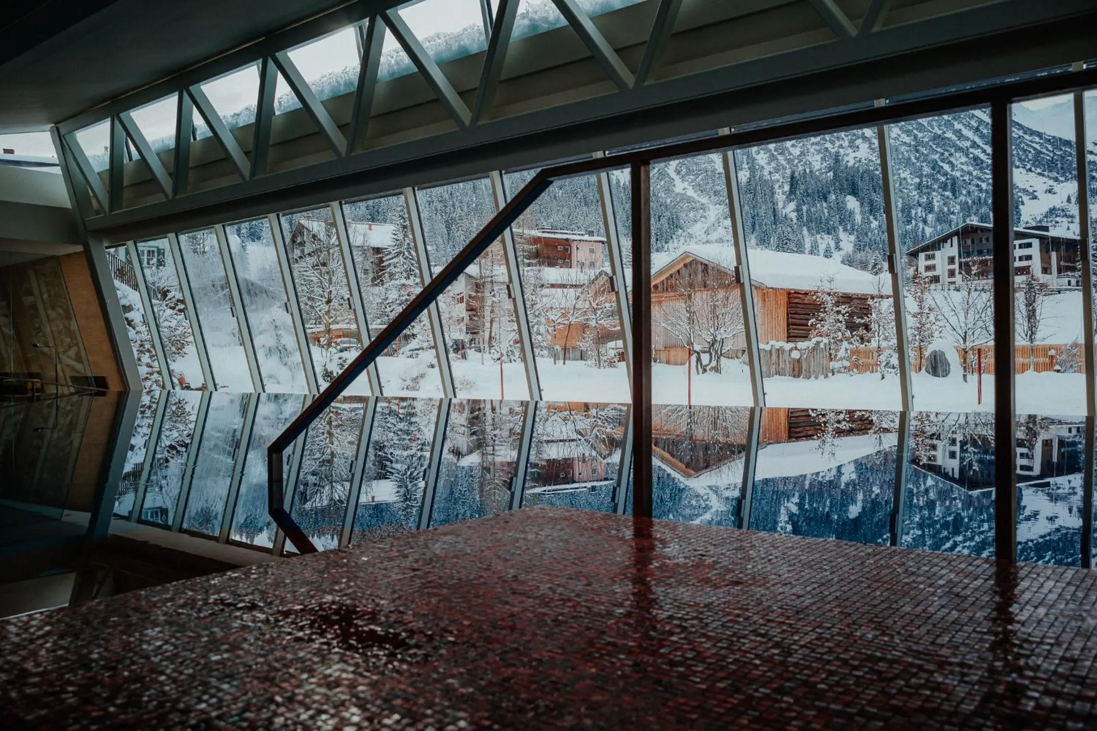 Swimming pool in Hotel Austria