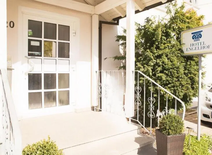 Facade/entrance in Engelhof