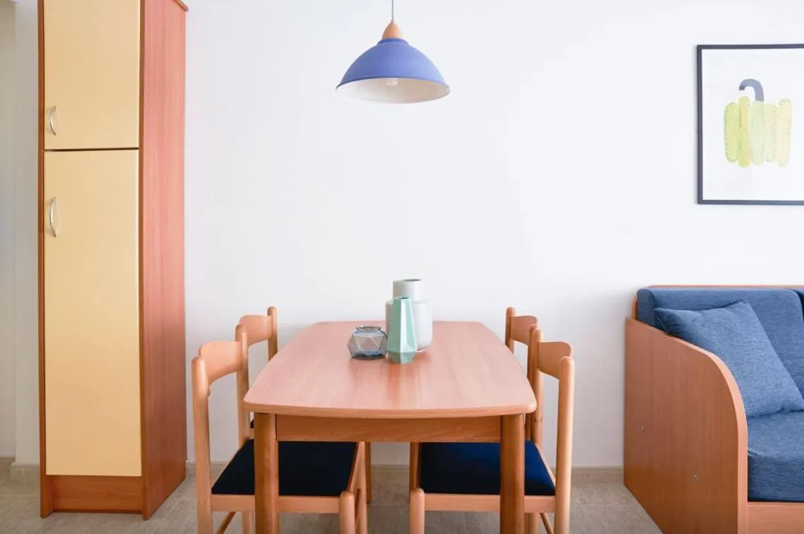 Dining area in Beatrix 2000 - Caliu Apartments