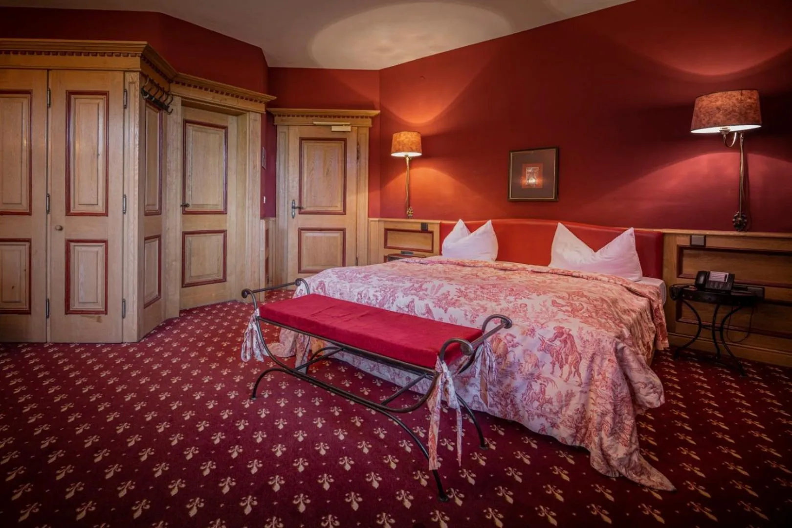 Photo of the whole room, Bed in Burg Rabenstein