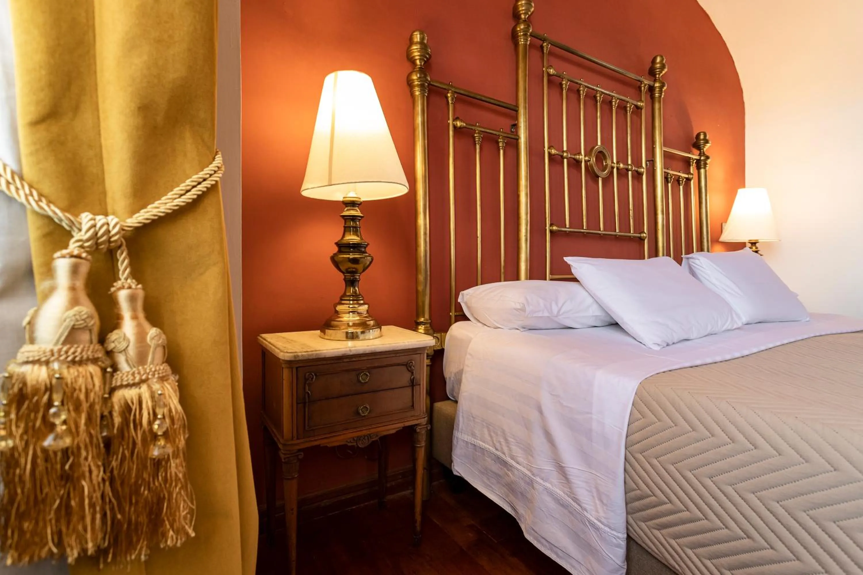 Bed in Parador Santa Maria La Real