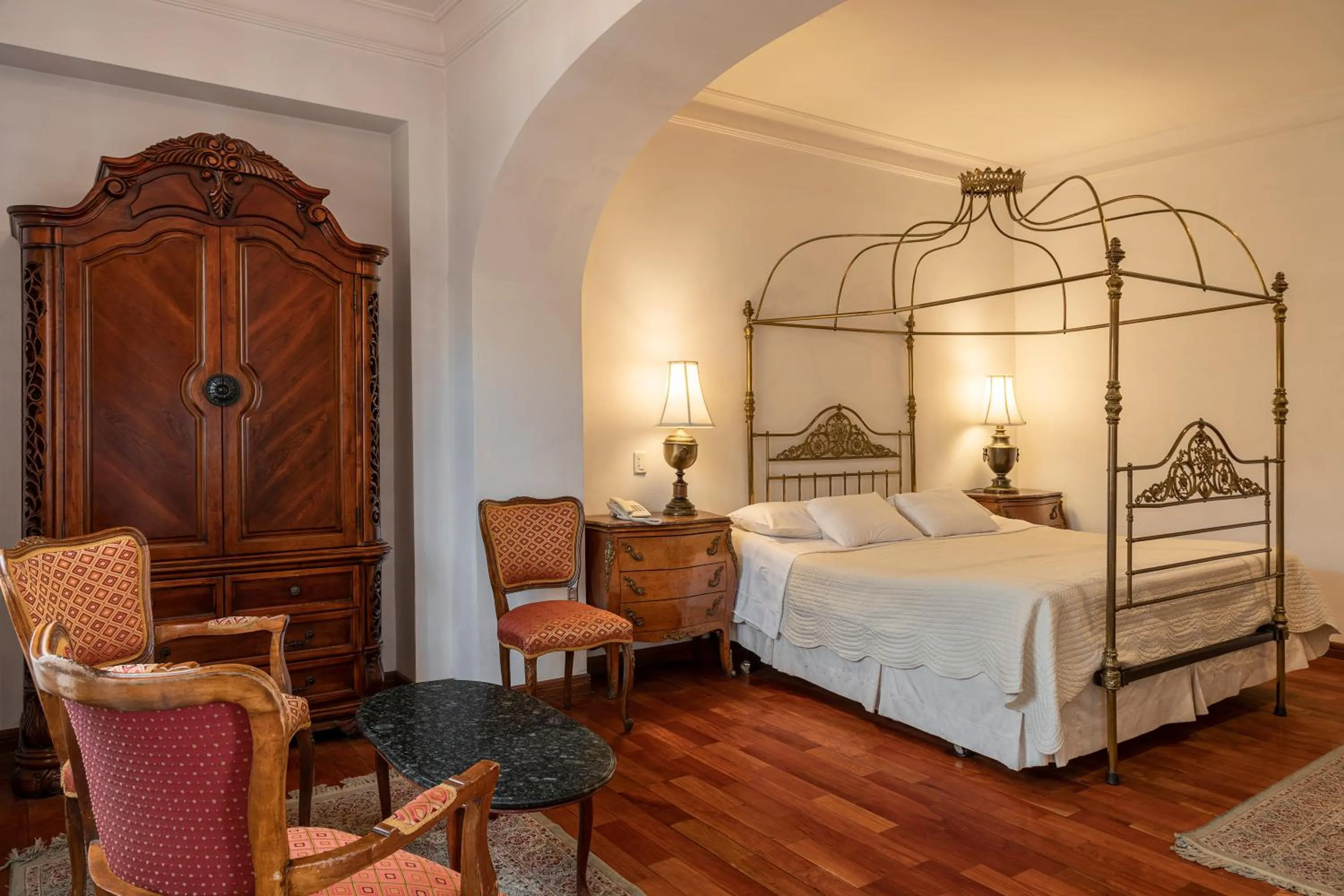 Bed in Parador Santa Maria La Real