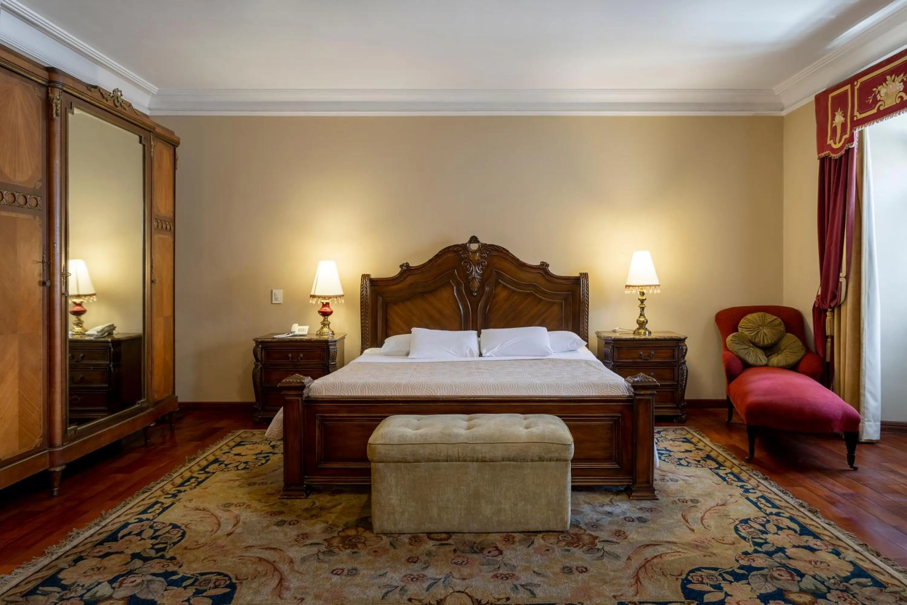 Bed in Parador Santa Maria La Real