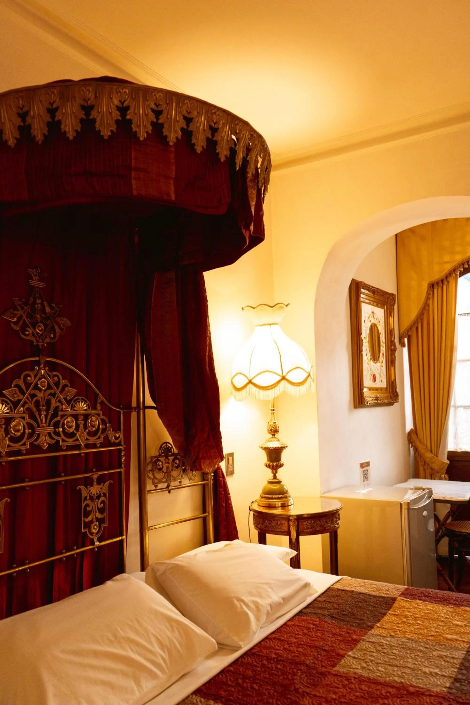 Bed in Parador Santa Maria La Real