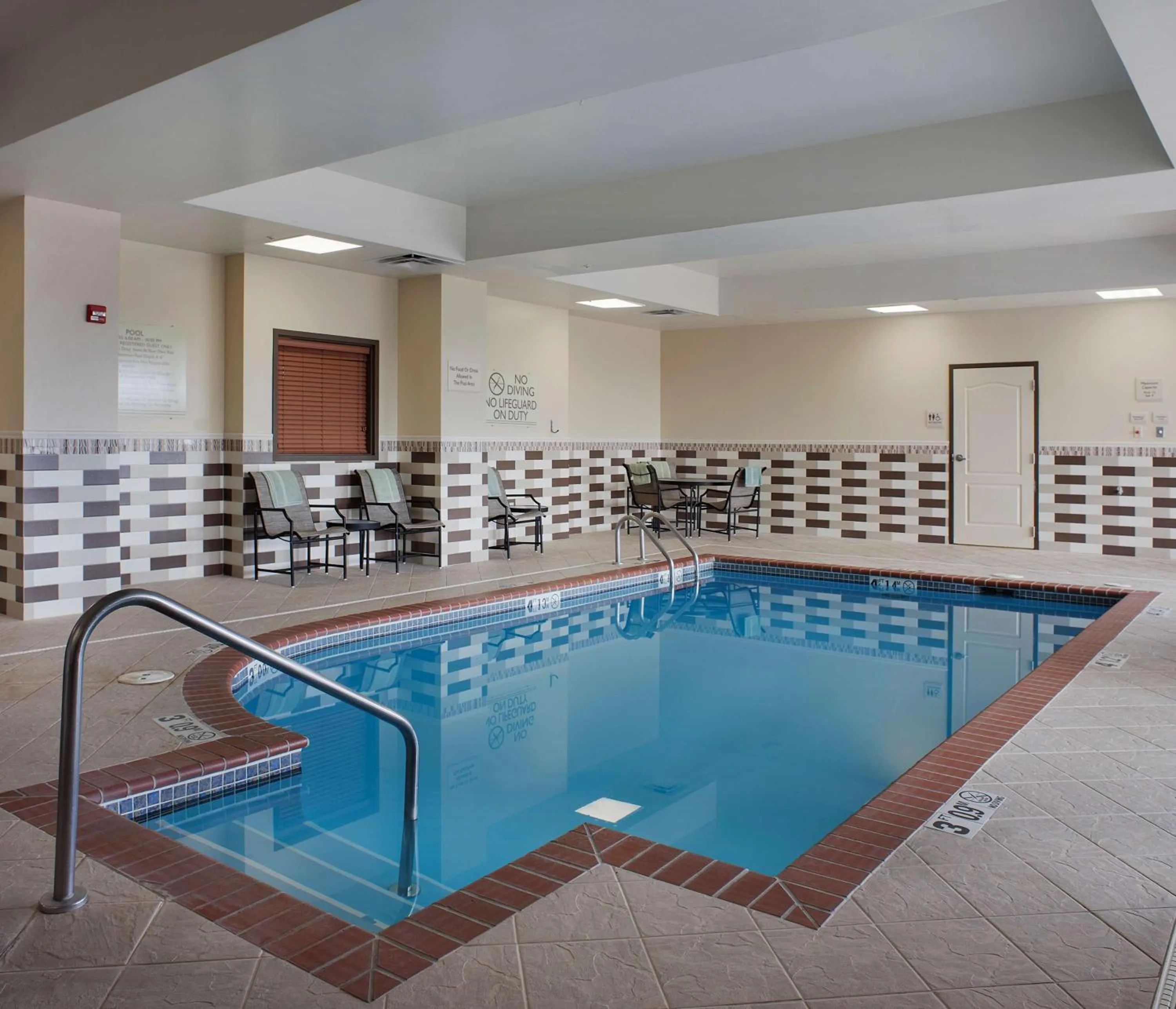Swimming pool in Hilton Garden Inn Jonesboro