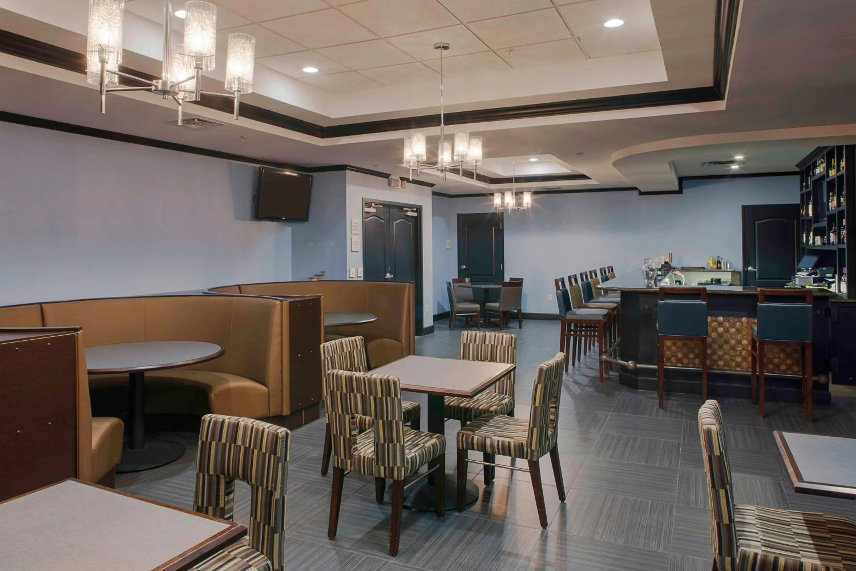 Lounge or bar in Hilton Garden Inn Jonesboro