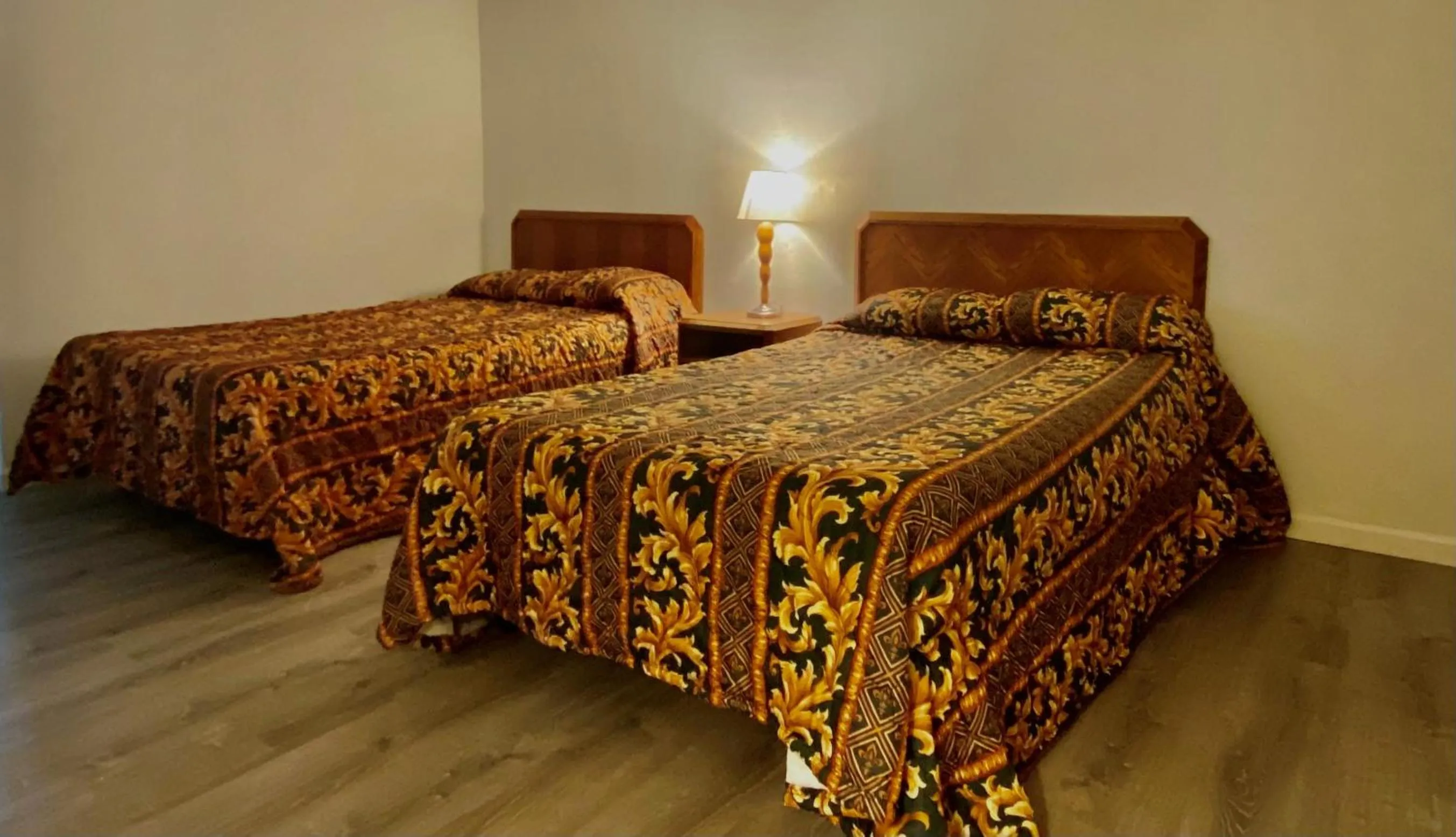 Bed in Budget Inn New Cumberland-Harrisburg-Hershey-York