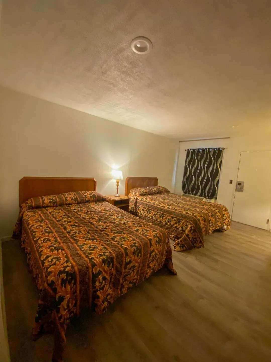 Bed in Budget Inn New Cumberland-Harrisburg-Hershey-York