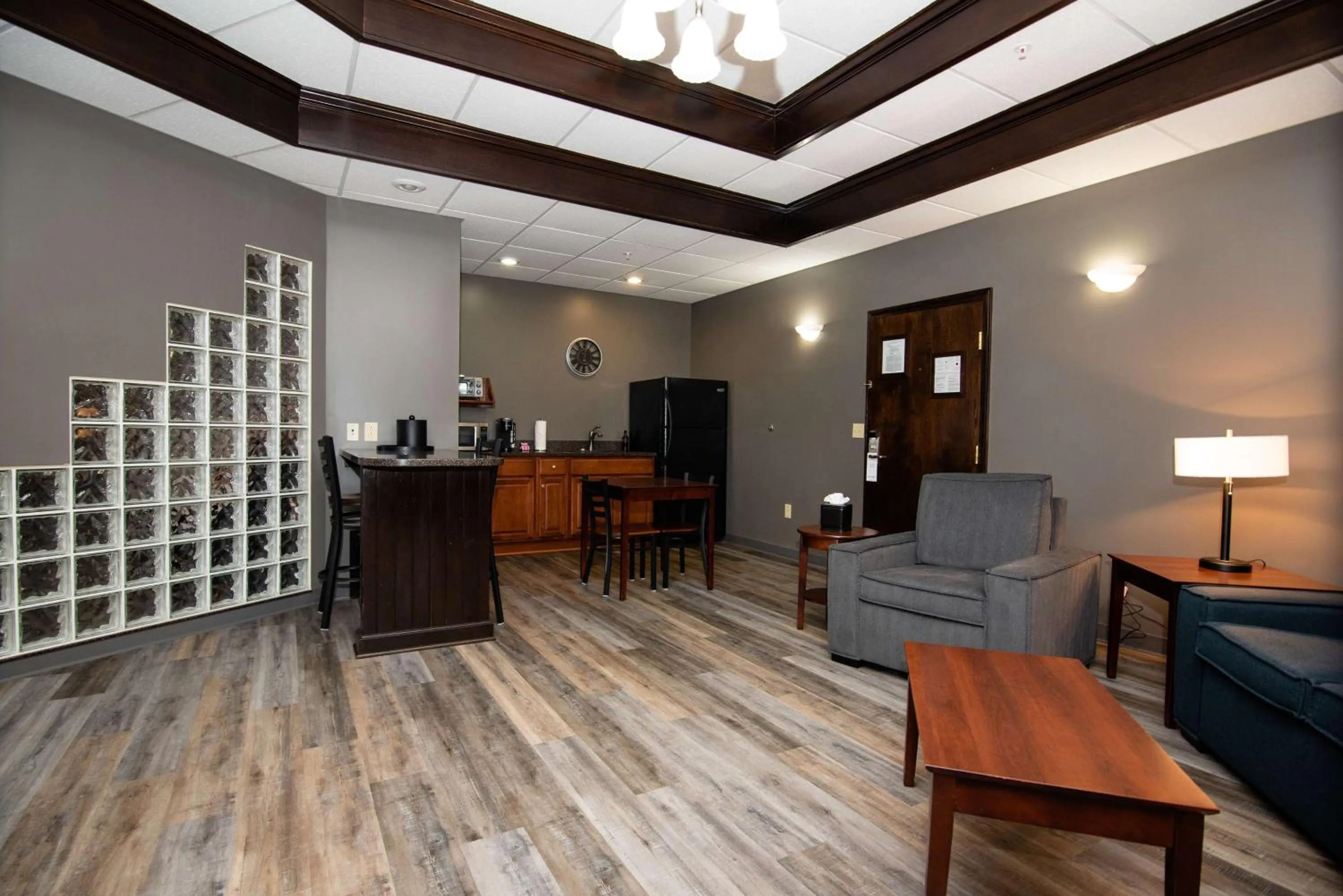 Kitchen or kitchenette in Best Western Plus Plattsburgh