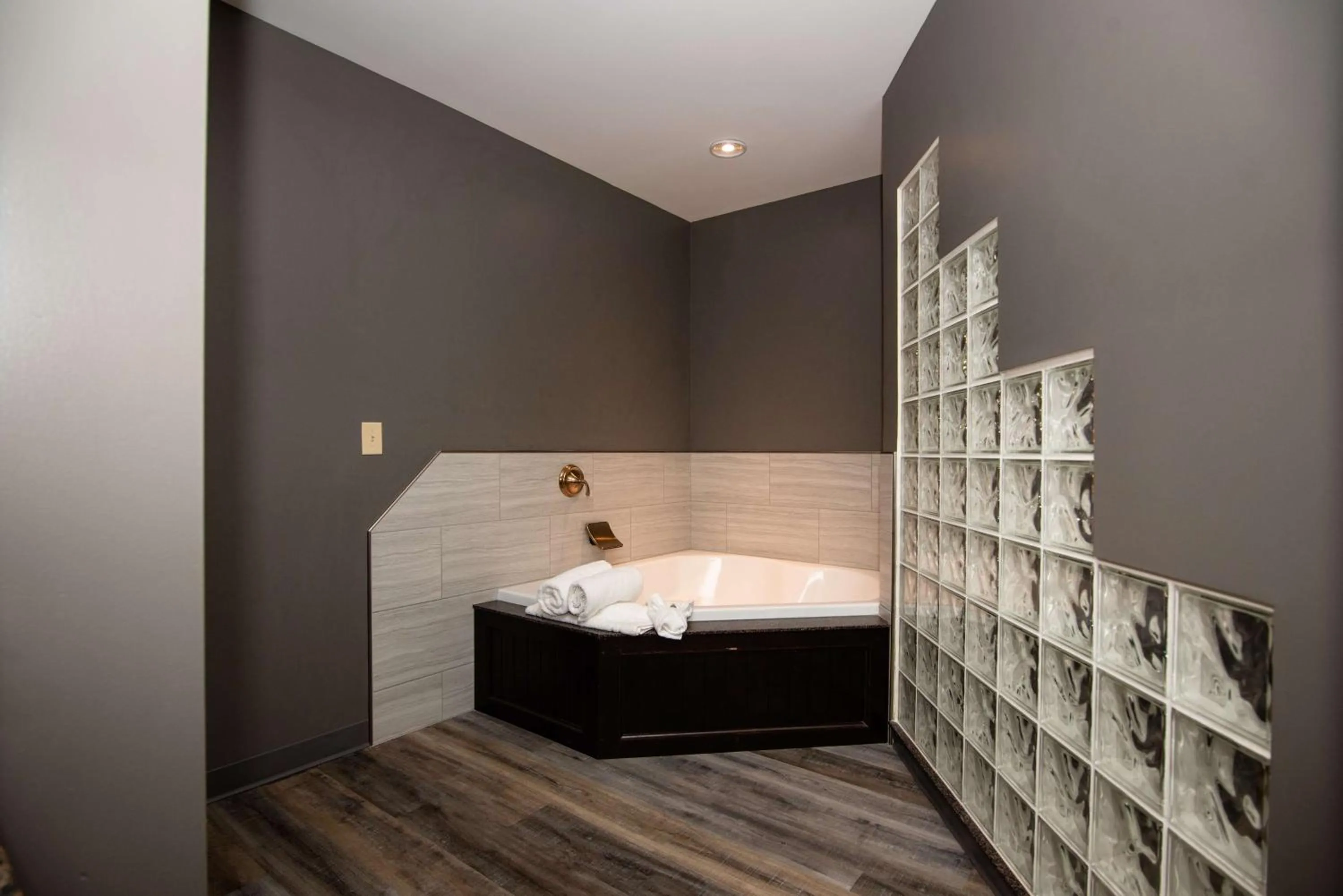 Other, Bed in Best Western Plus Plattsburgh