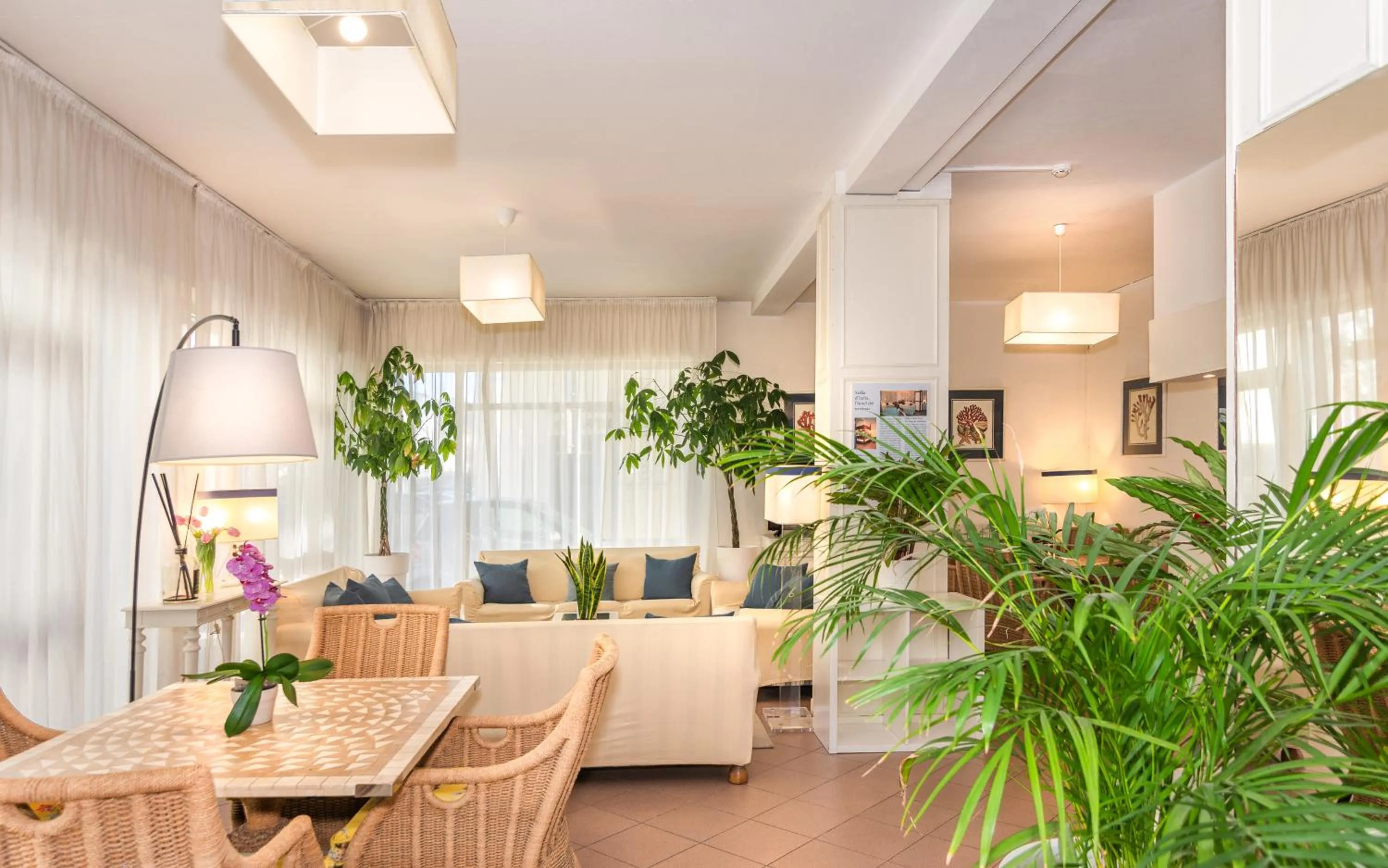 Communal lounge/ TV room in Hotel Stella D'Italia