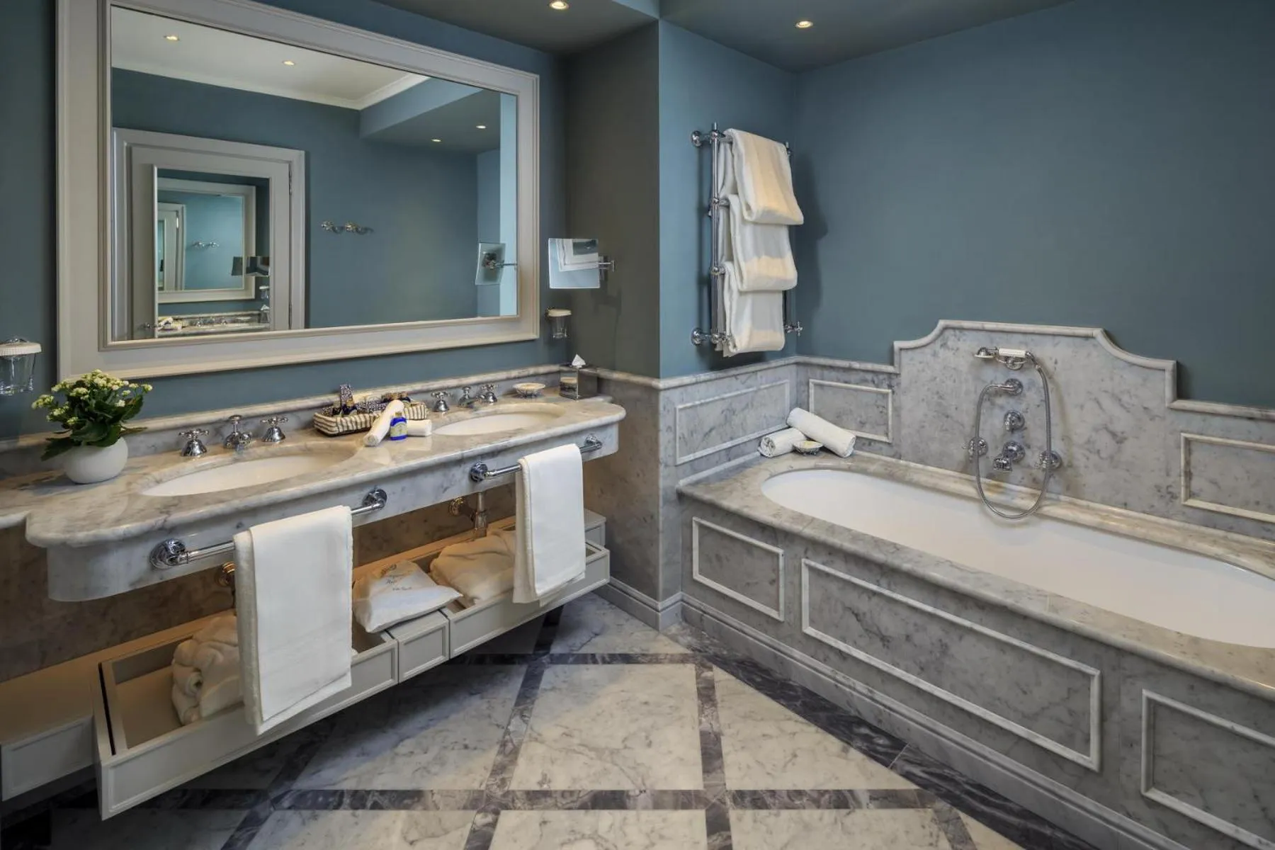 Bathroom in Villa La Massa